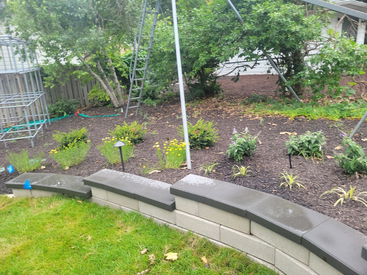 A Beautifully Landscaped Home Retreat by New Horizon Landscapes