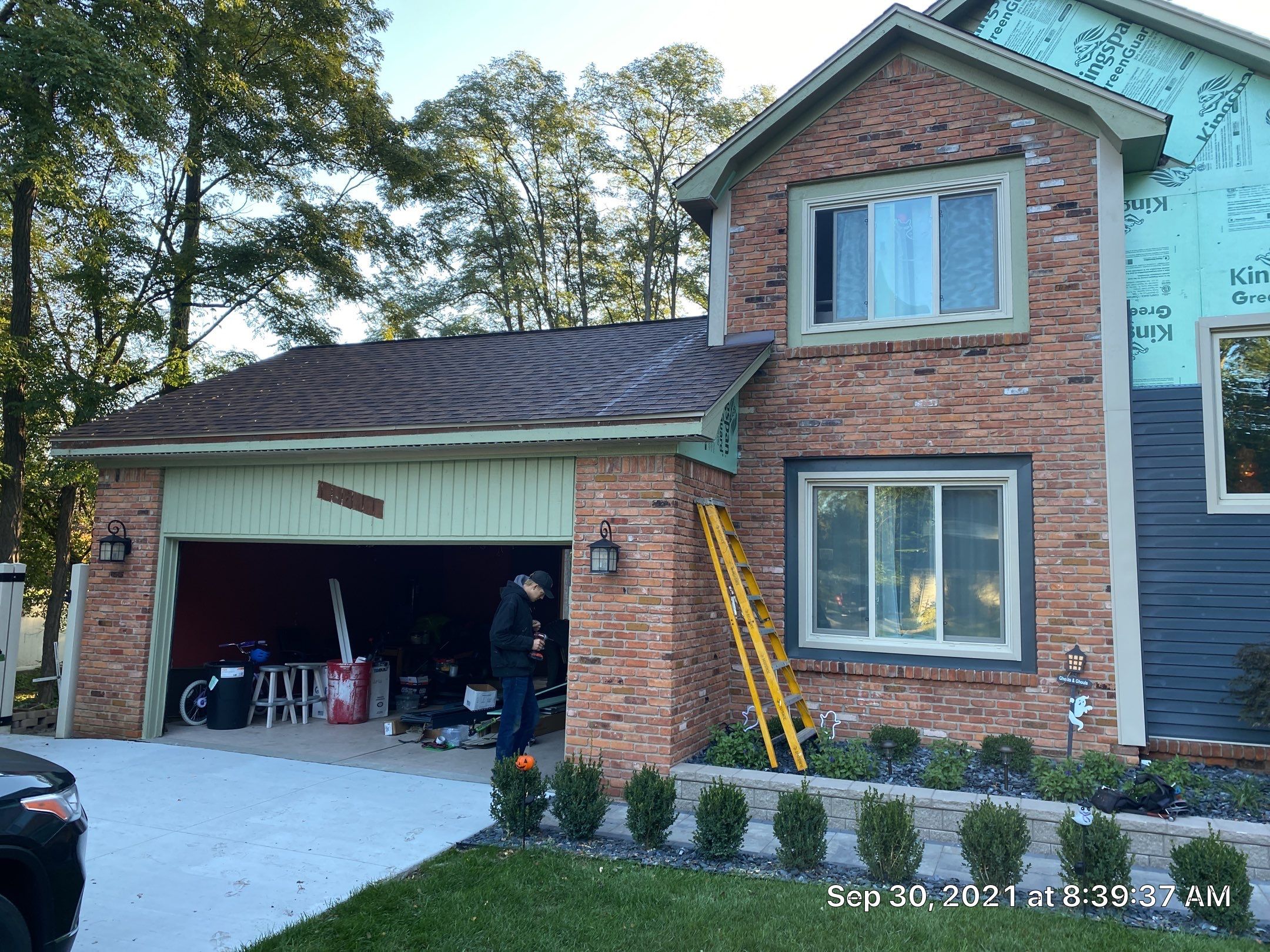 Siding Replacement using CertainTeed Restoration Classic D5 by 180 Contractors