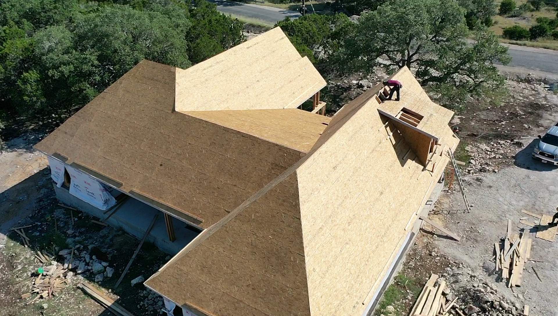 New Home Construction using Owens Corning 30 year Architectural Shingles by Premier Roofing and Contracting