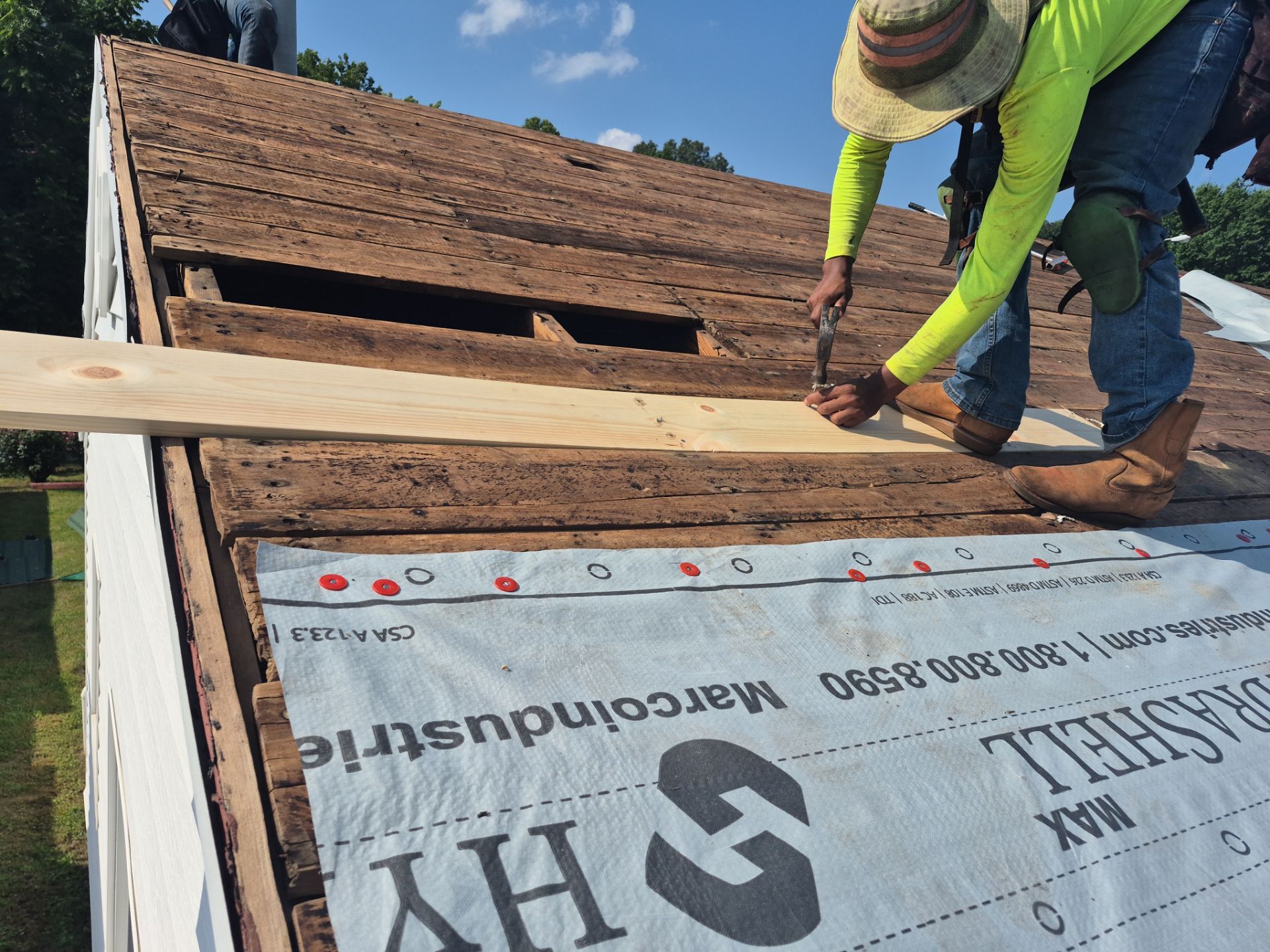 Charleston WV Lifetime Metal Roof Installation – Durable, Energy-Efficient Roofing System by Mr. Roofer
