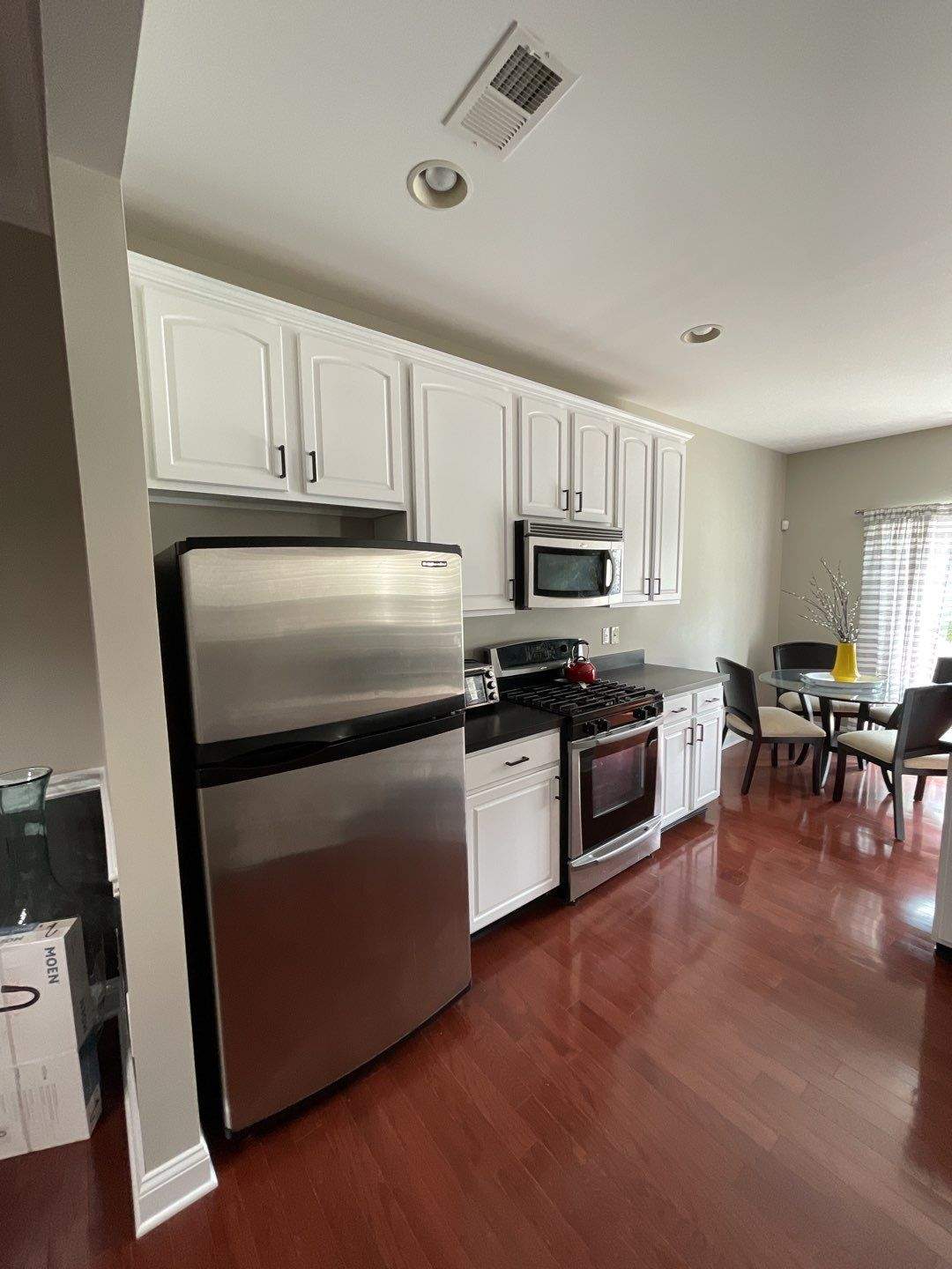 Kitchen Cabinet Painting by GLSpainters