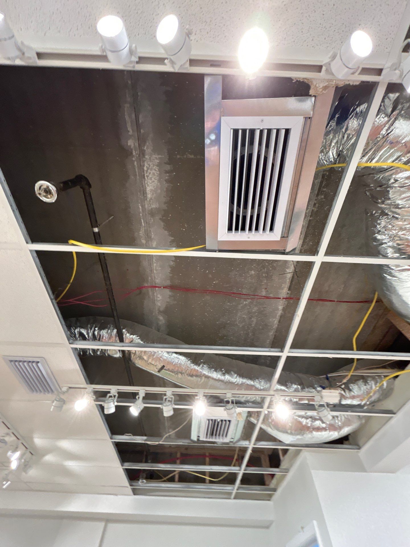 Water Damage Extraction by Ampm Restoration Services