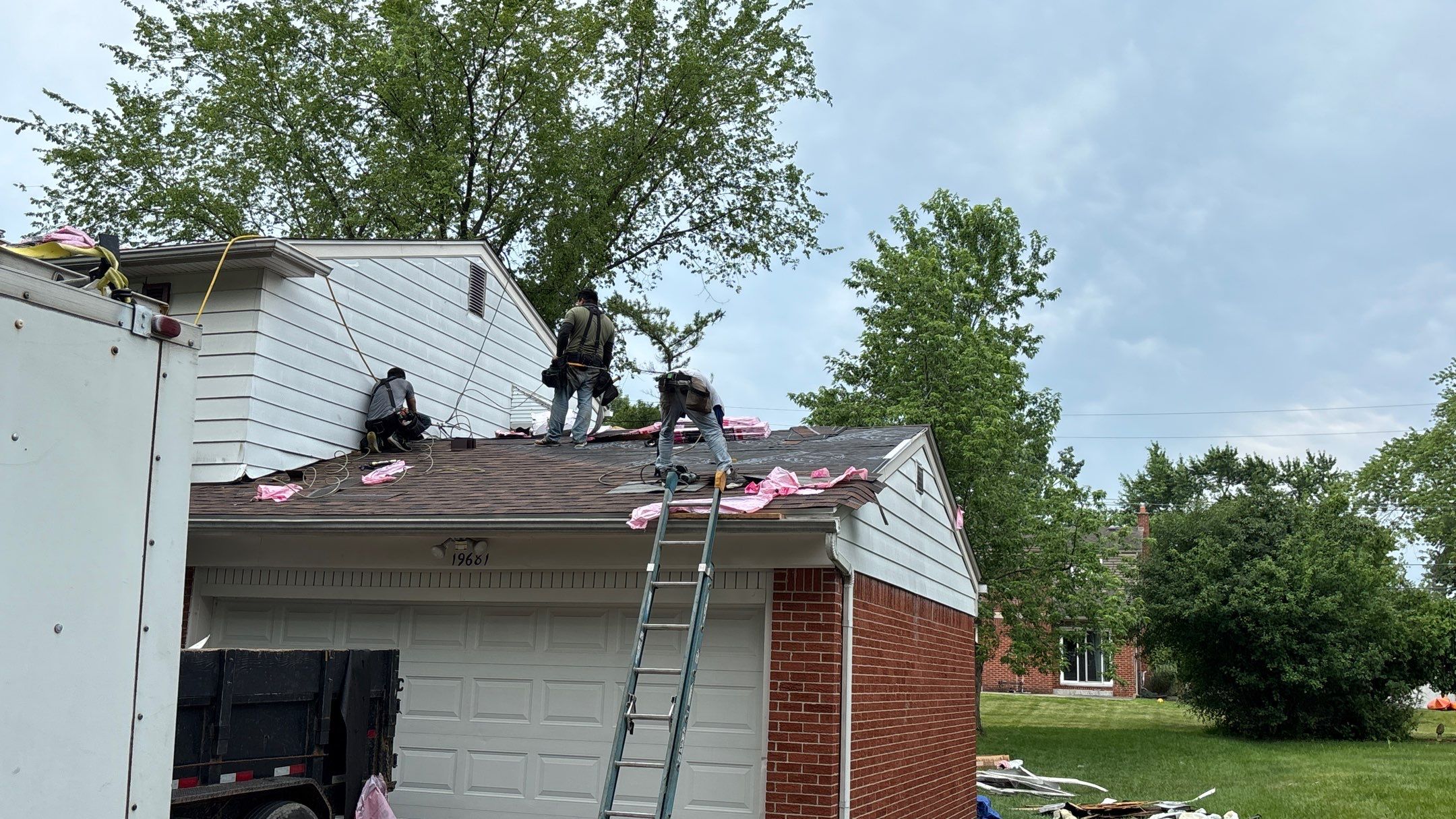 Roof Replacement using Owens Corning Brownwood by 180 Contractors