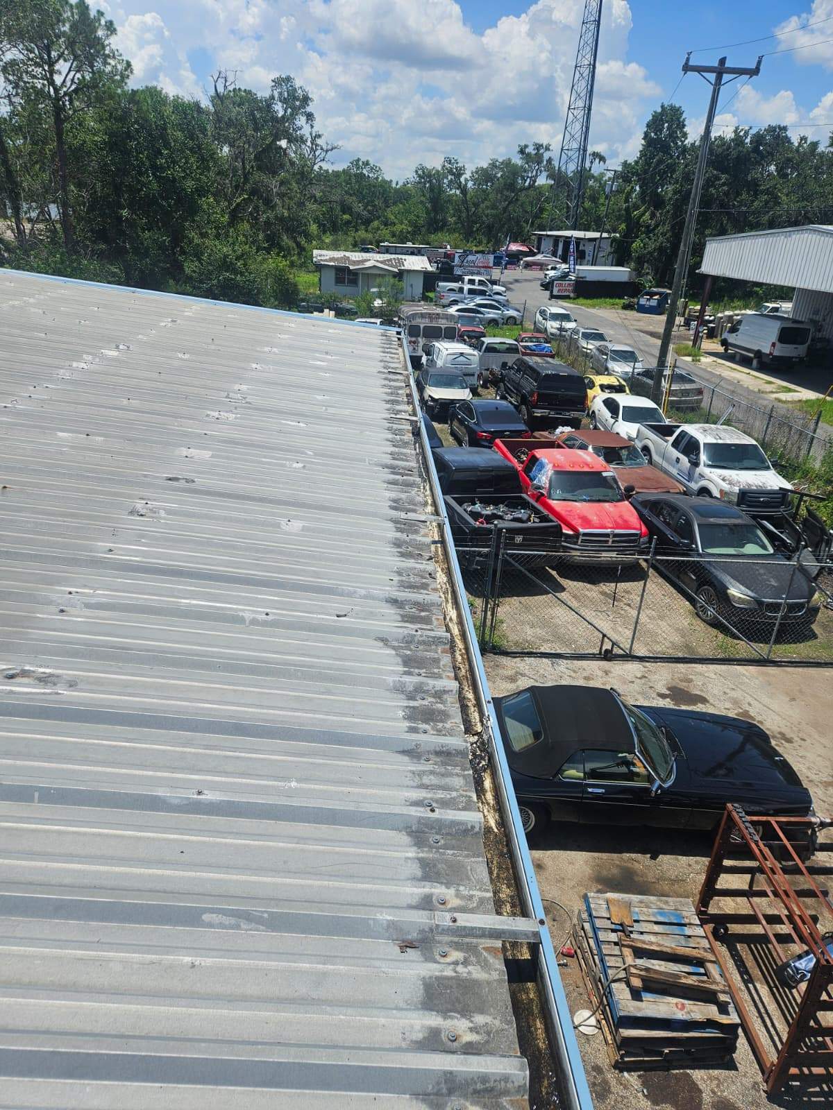 Clean Gutters and Seal Seams in Lakeland FL by Gutter Professors