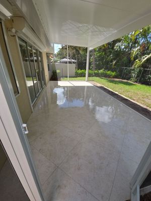 Aluminum Insulated Roof and Screen Enclosure Installation in Delray Beach