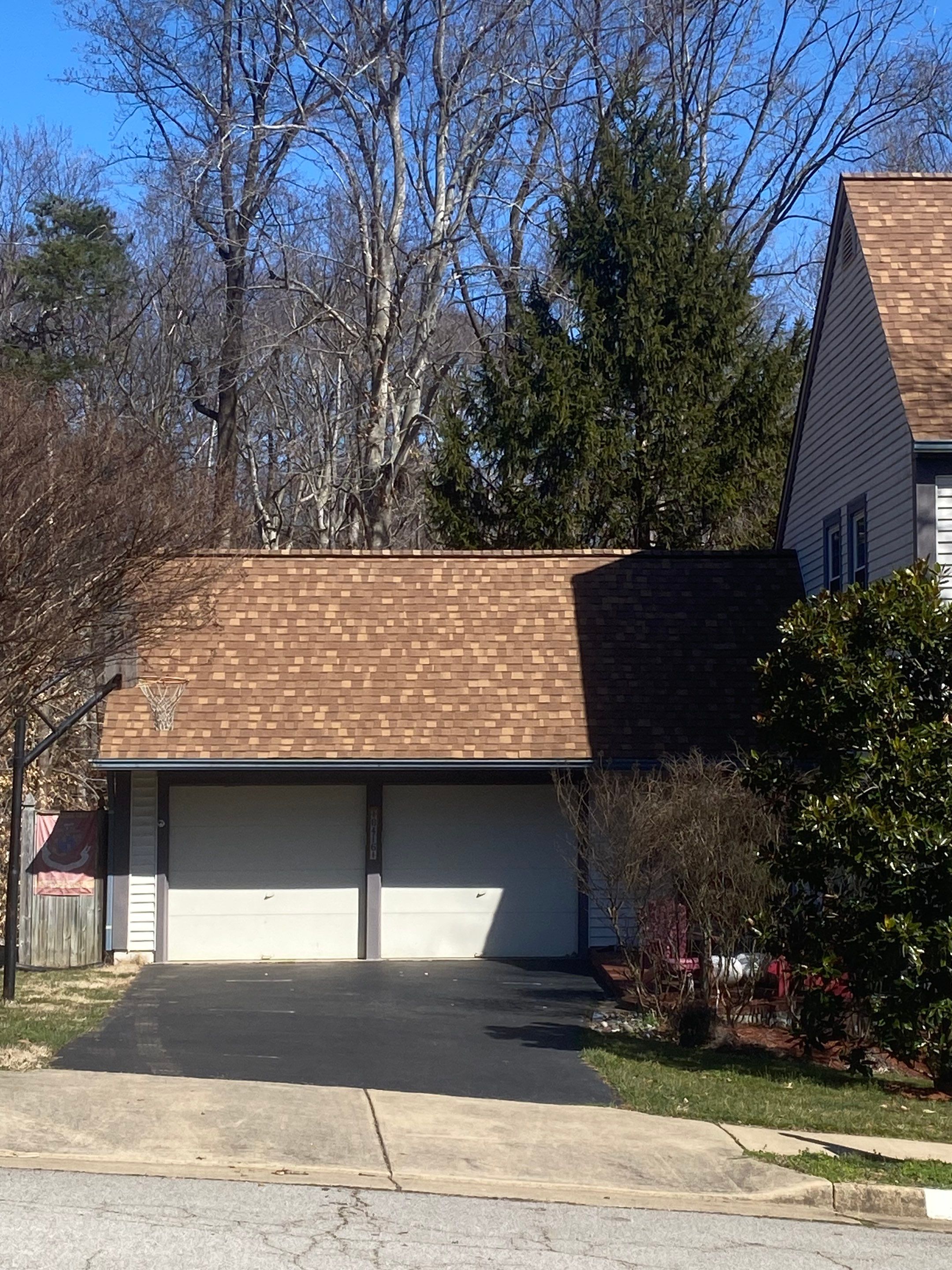 Springfield CertainTeed Landmark in Resawn Shake by RM Banning, Inc.