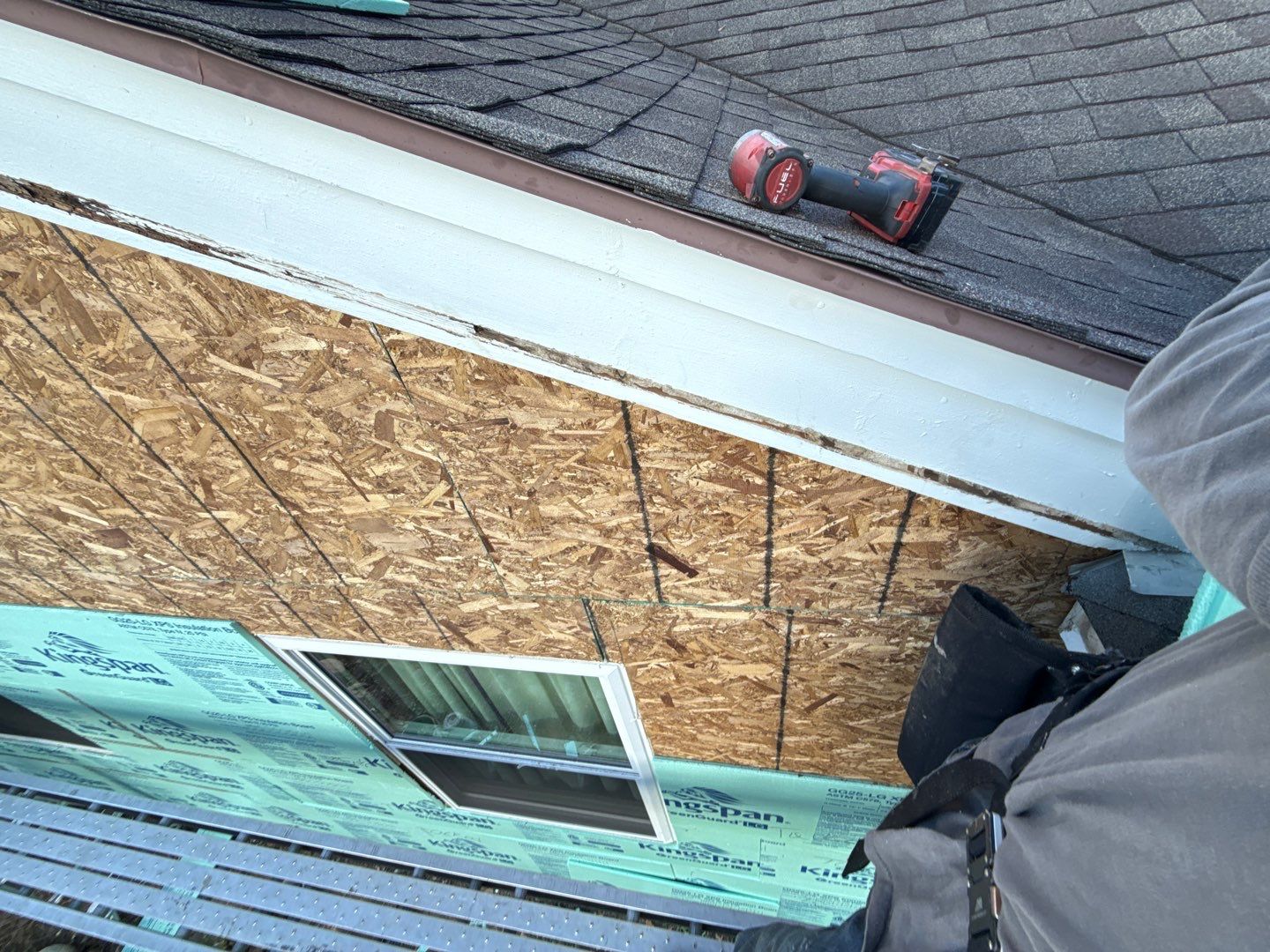 Siding Replacement using Alside S7 Cedar Mill Grain Cape Cod Grey by 180 Contractors