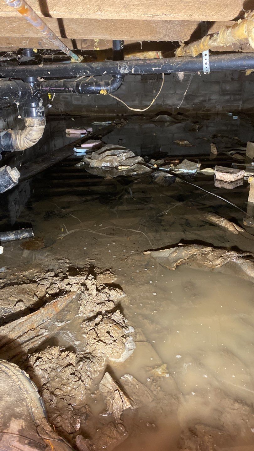 Crawl space encapsulation and Waterproofing using GrateDrain Waterproofing System by Toledo Basement Repair 