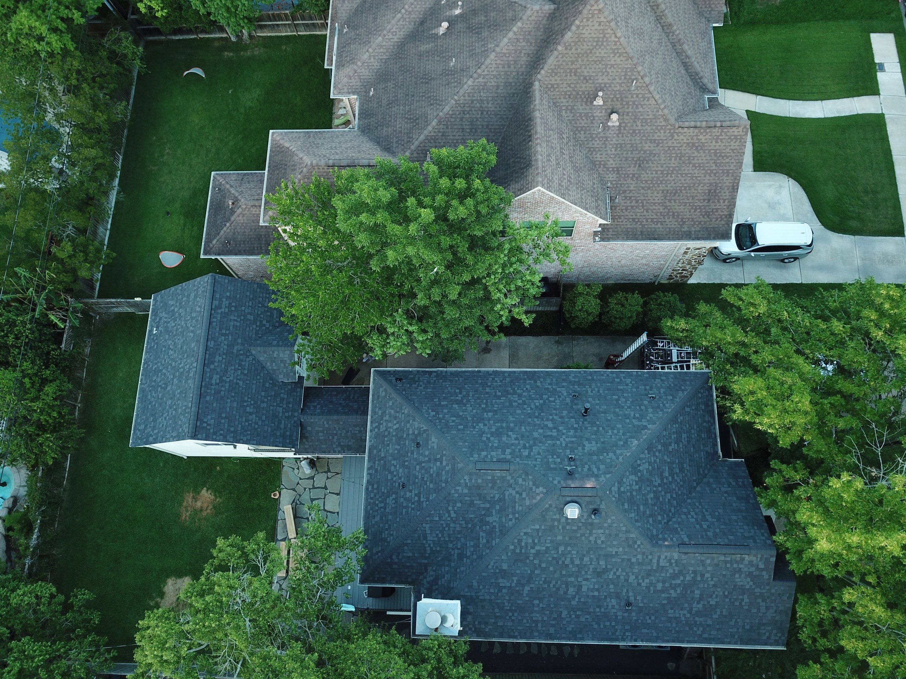 OC Duration Moire Black by HHH Roofing & Construction