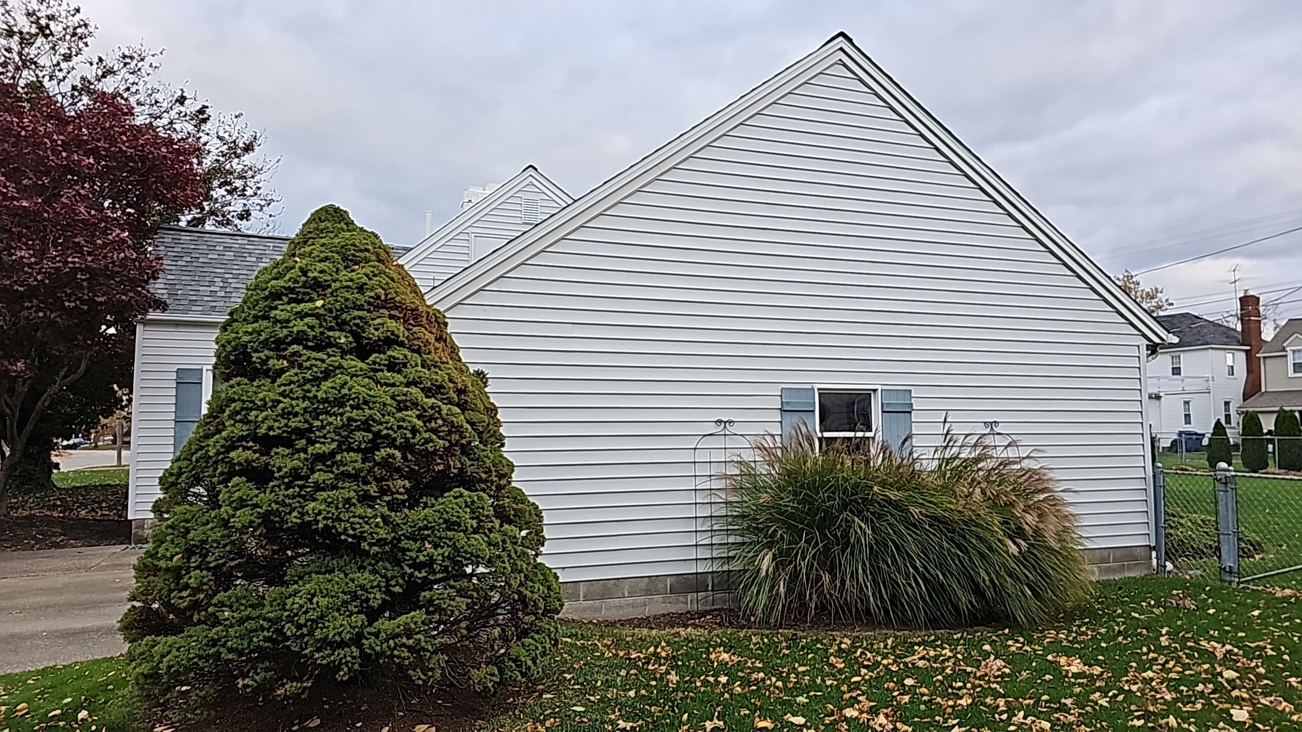 CertainTeed Restoration, Color, Midnight by Eagle Eye Roofing