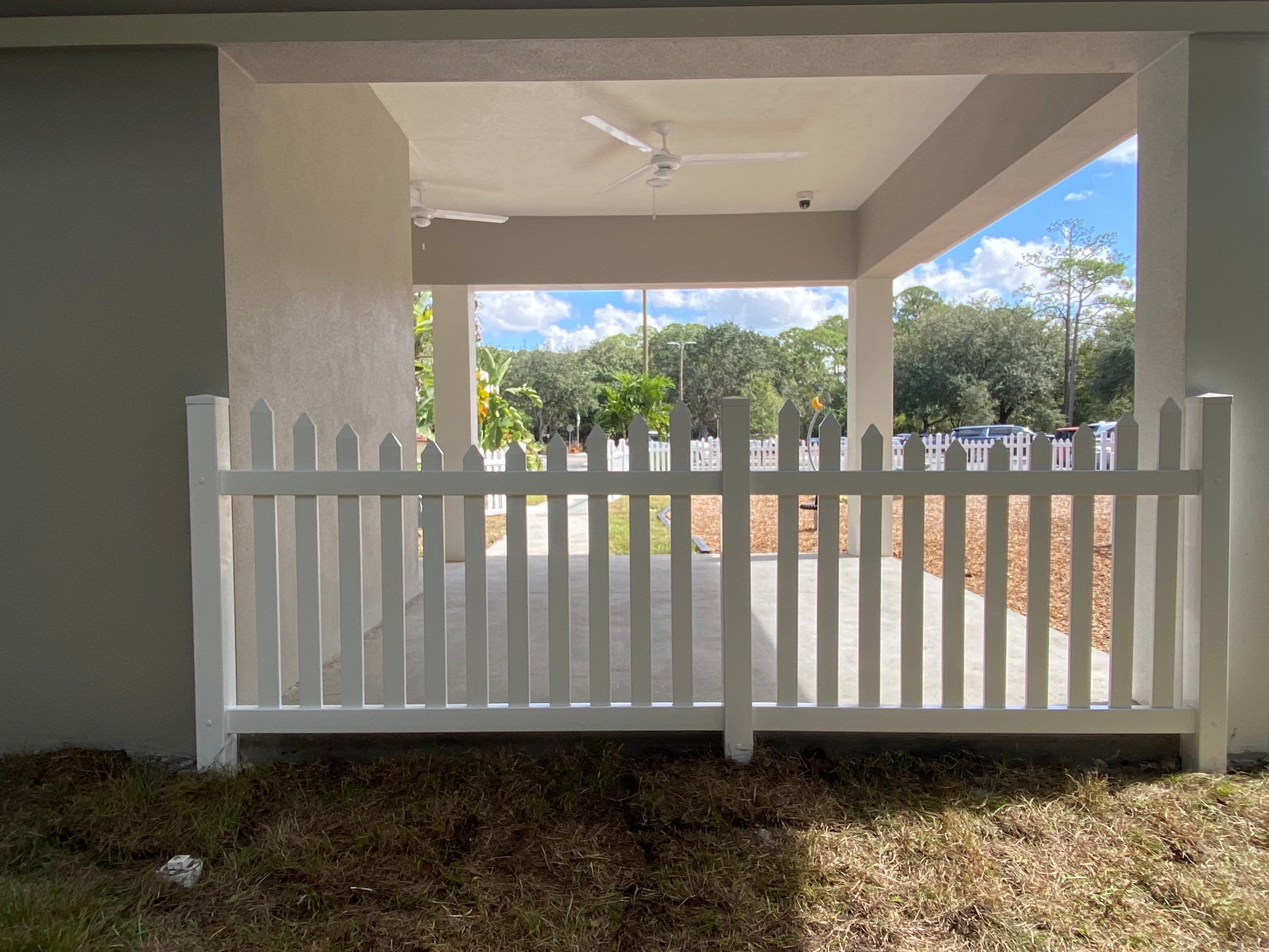 Bradenton, FL  4 ft. Tall Concave Vinyl Picket Fence by Asap fence and gates, LLC