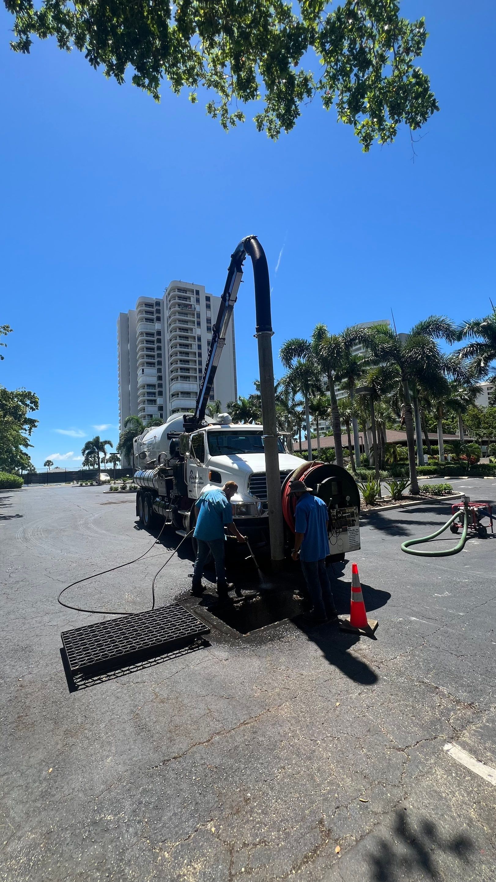 Marco Island Condo Stormwater System Maintenance and Standing Water Removal by APS Power & Water