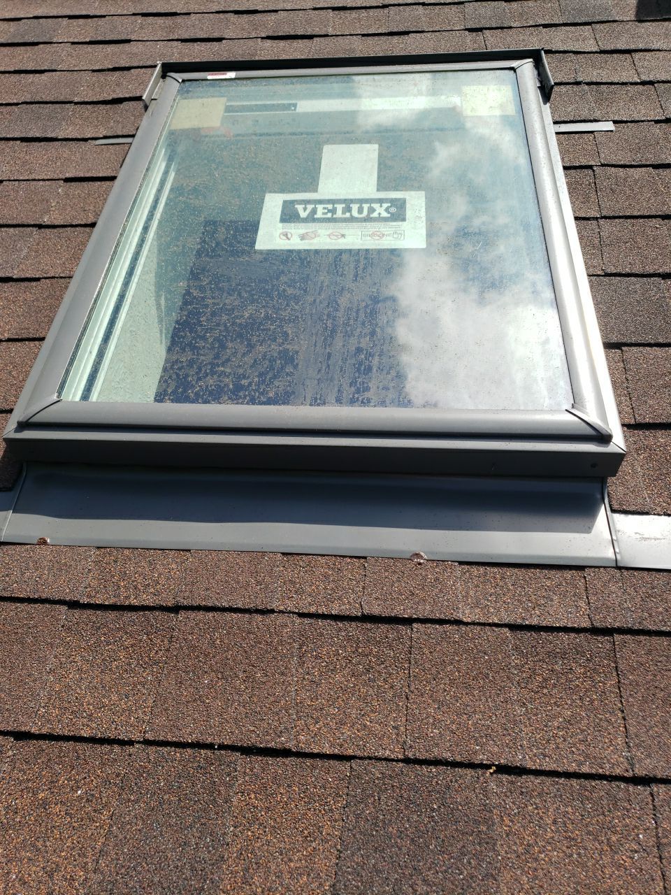 Brand: Atlas Pinnacle Color: Pristine Scotchgard Hickory Drip: Musket Brown by Eagle Eye Roofing