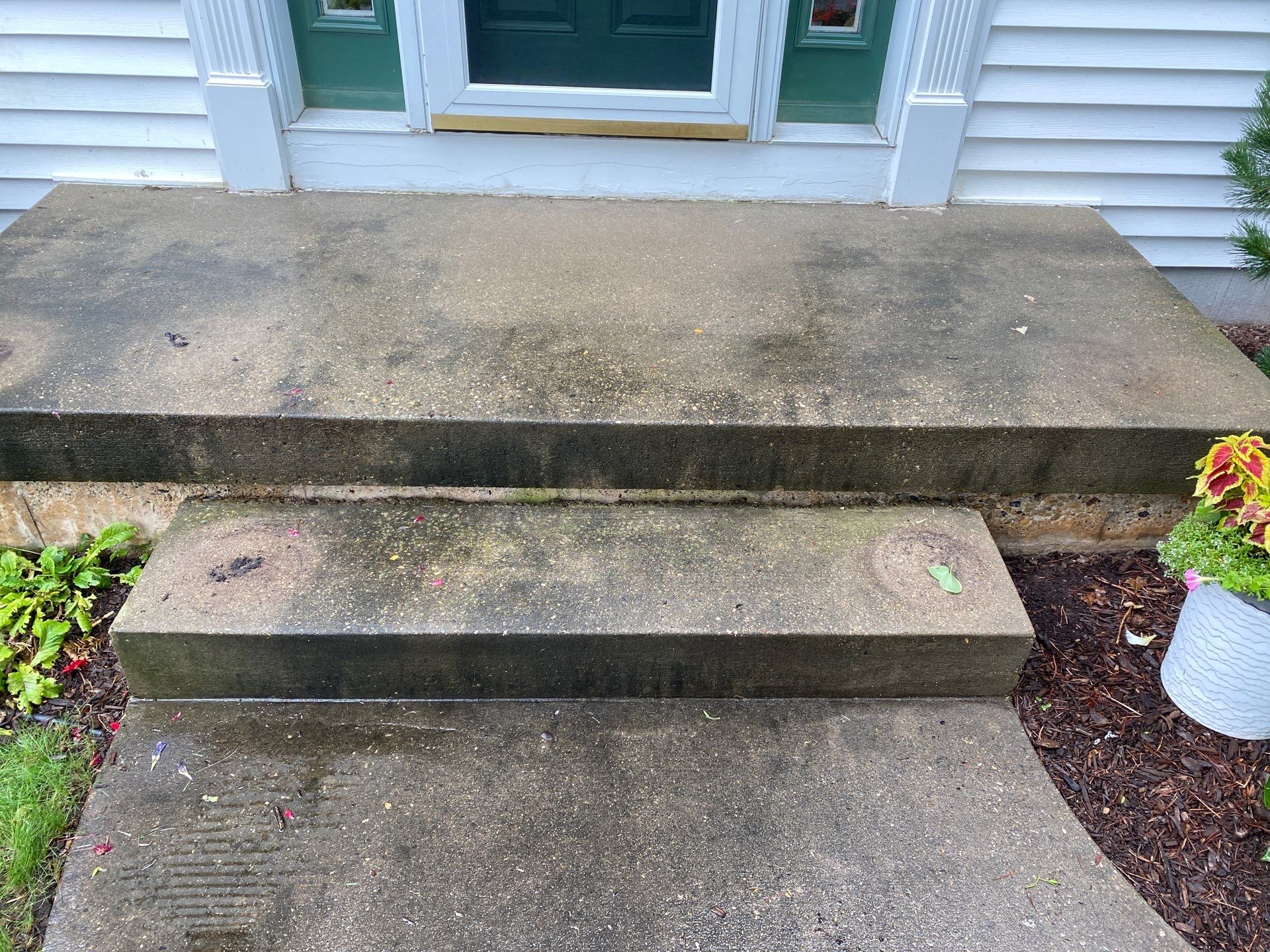 House wash and concrete cleaning by Shulla Exterior Cleaning