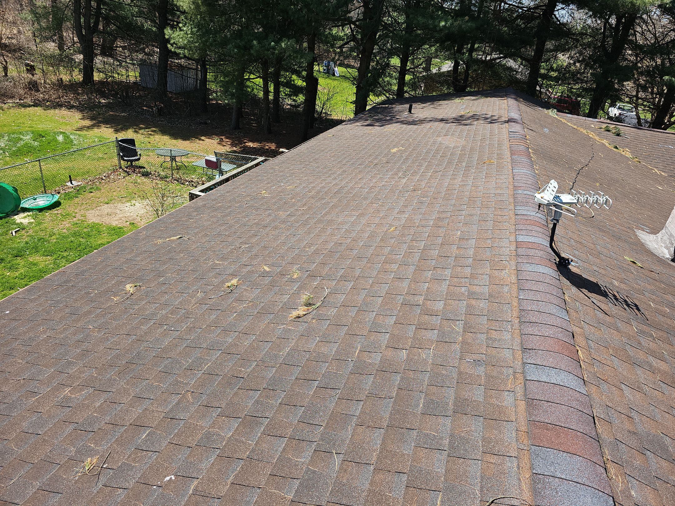 ATLAS PINNACLE COLOR: HEATHERBLEND by Eagle Eye Roofing
