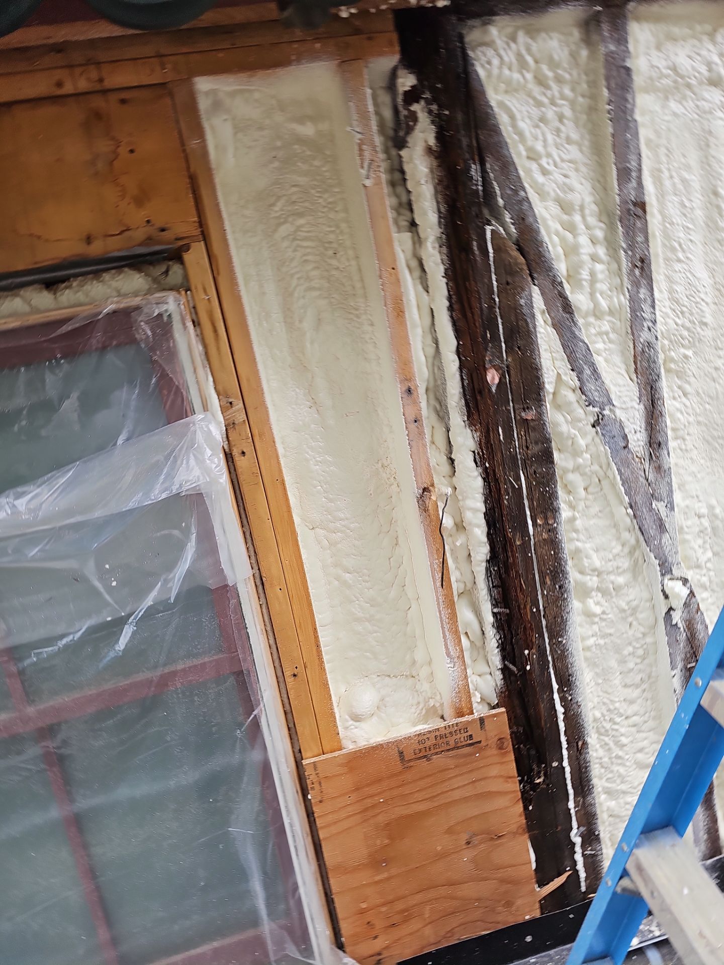 Siding Installation using Closed Cell Spray Foam by NYS Foam & Energy