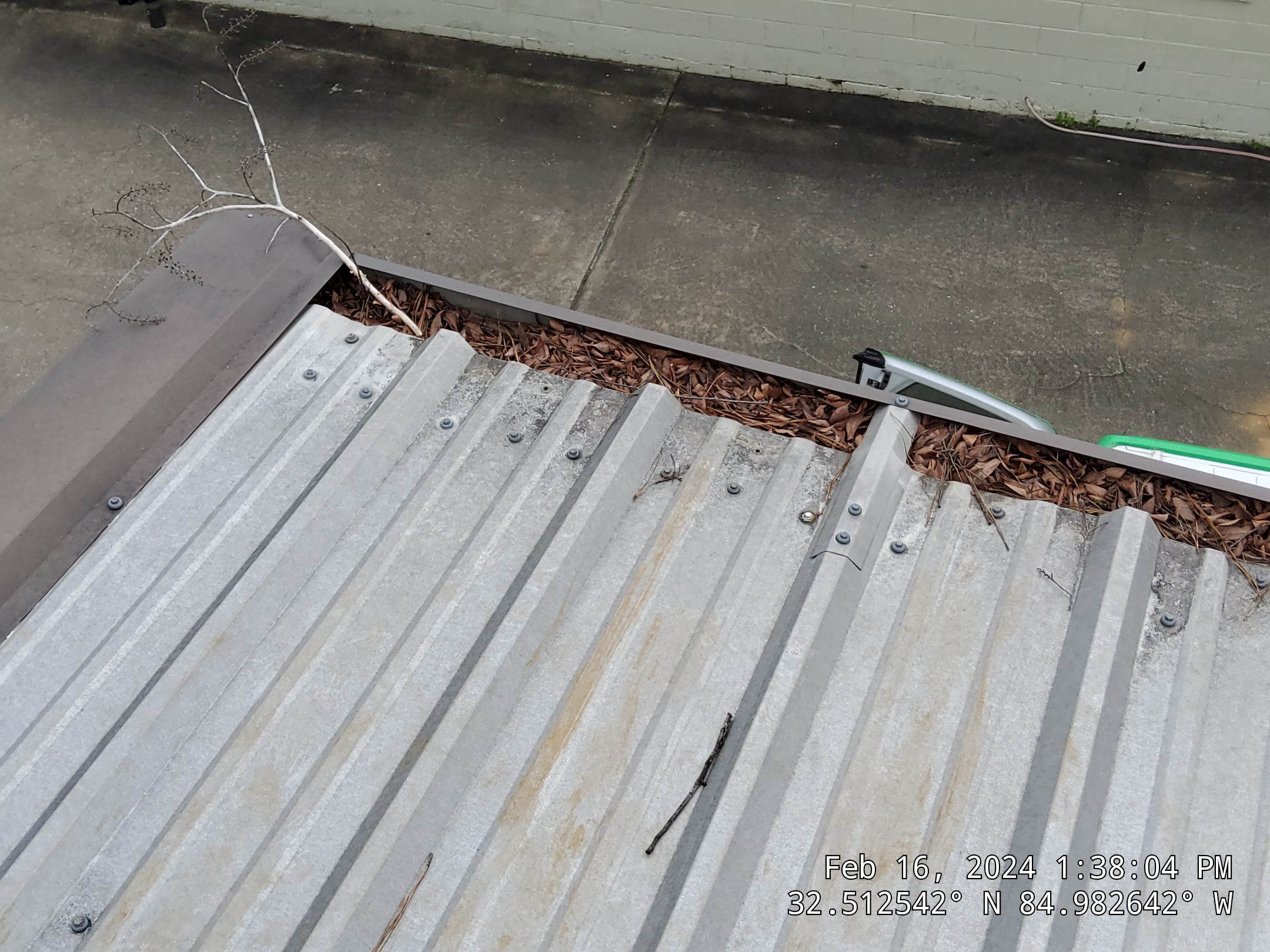 Master Clean Roof and Gutter Cleaning by iGreen Solutions