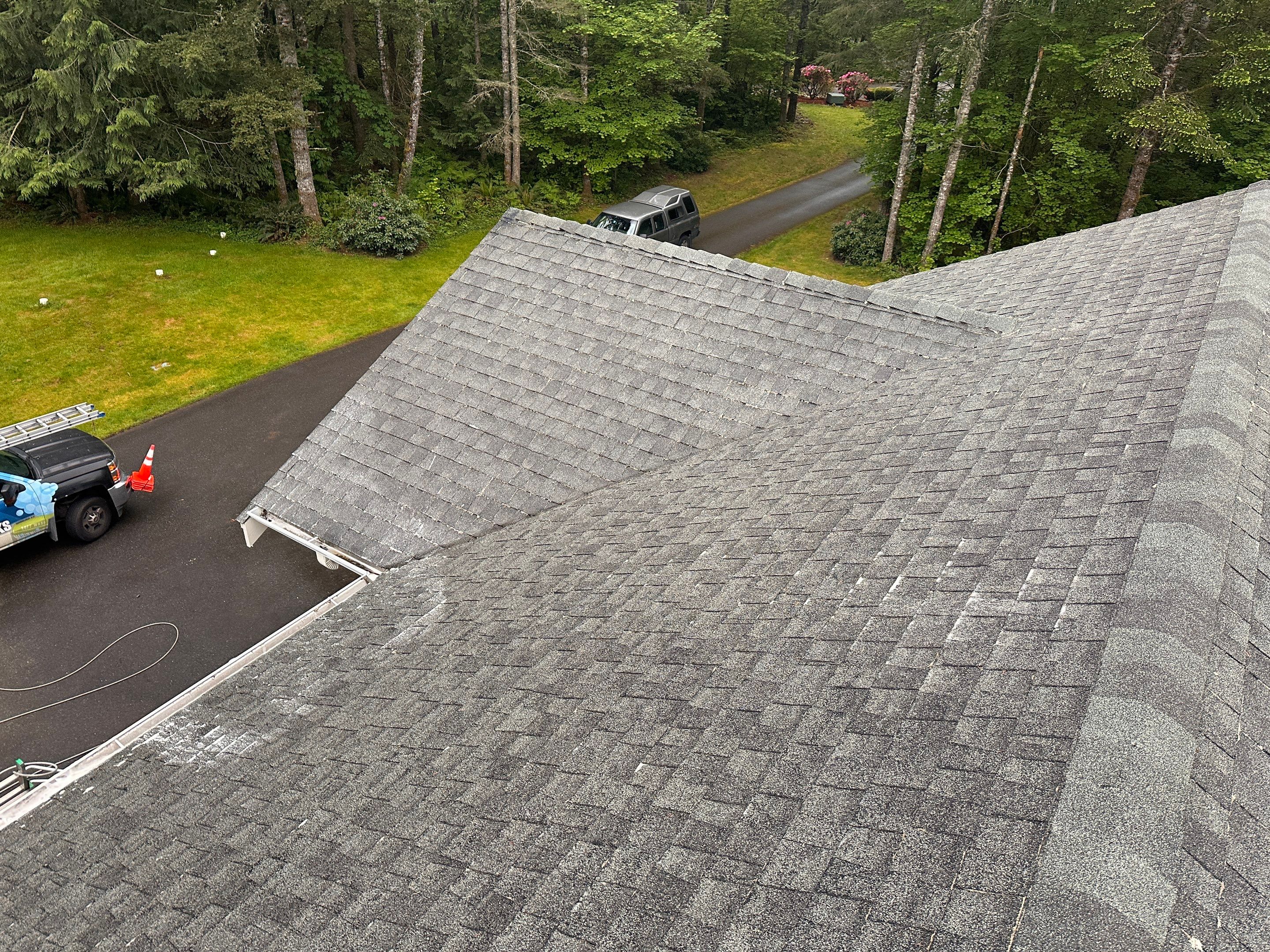 AGS Roof Wash, House Wash, Pressure Wash, Window Cleaning in North Bend by WindowWorks