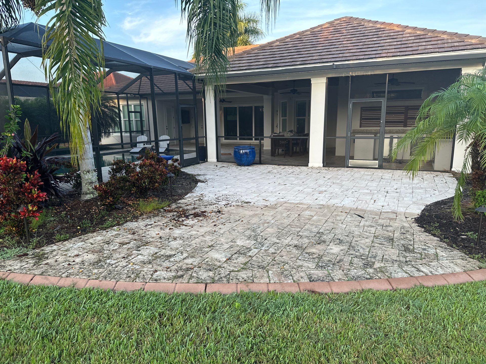 Paver Patio/Lanai & Driveway Cleaning in Winding River, Bradenton, FL | Sunshine AquaWash by Sunshine AquaWash