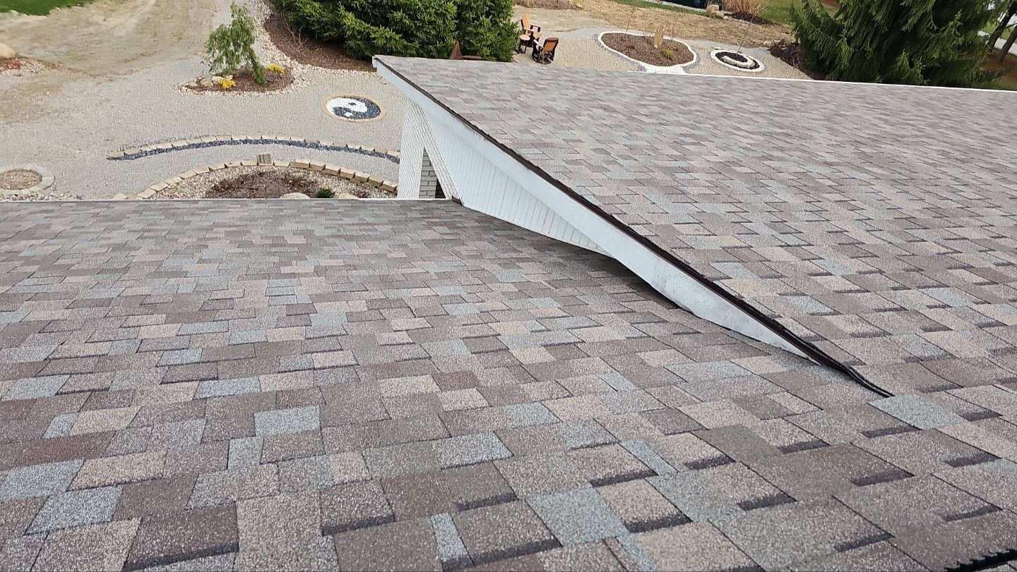 Atlas Pinnacle Color: Majestic Shake; Drip Edge Color: Royal Brown by Eagle Eye Roofing