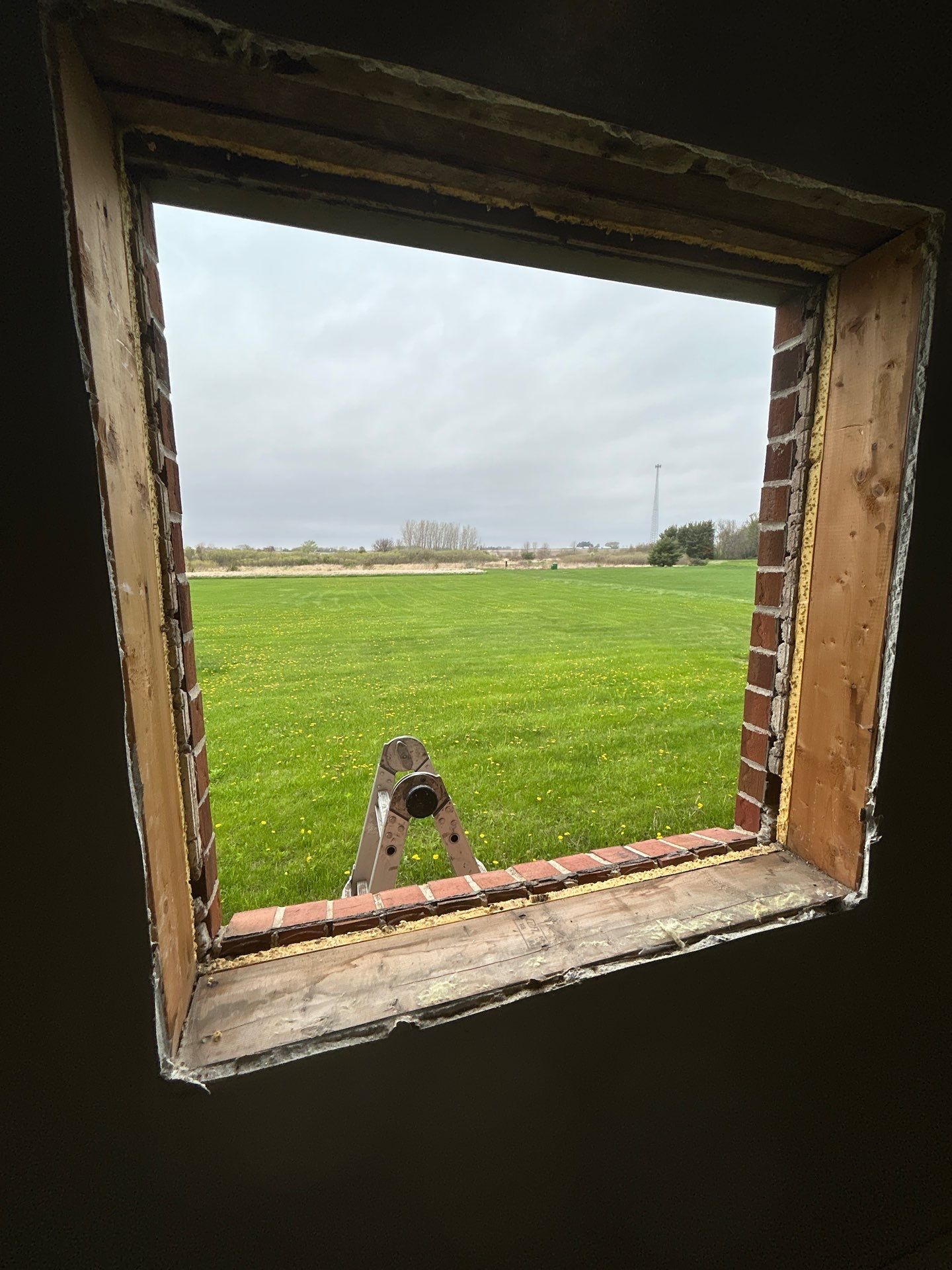 Window replacement using Pella Lifestyle wood/Aluminum window by United Windows and Siding LLC