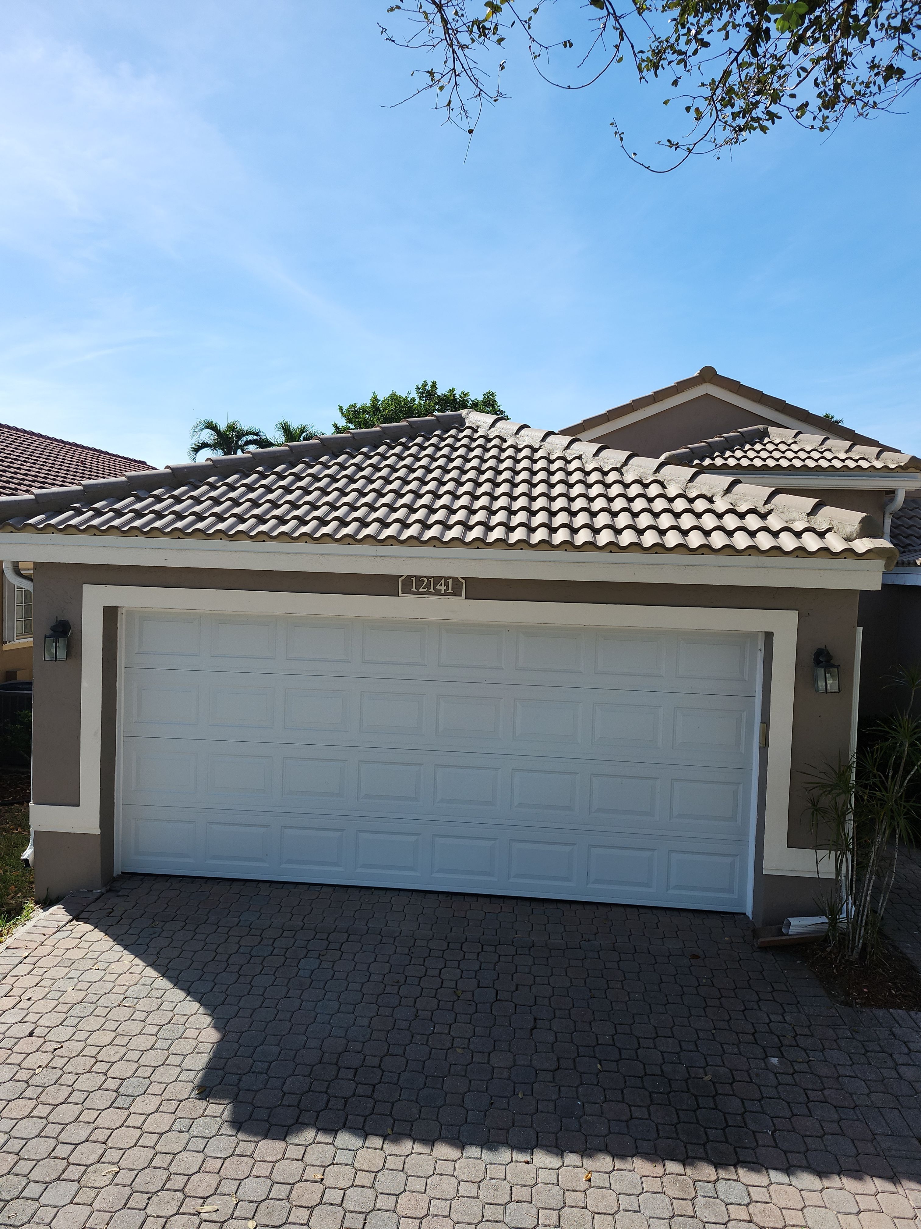 Tile Roof Replacement in Boca Raton – Expert Craftsmanship & Fast Turnaround by Aastro Roofing