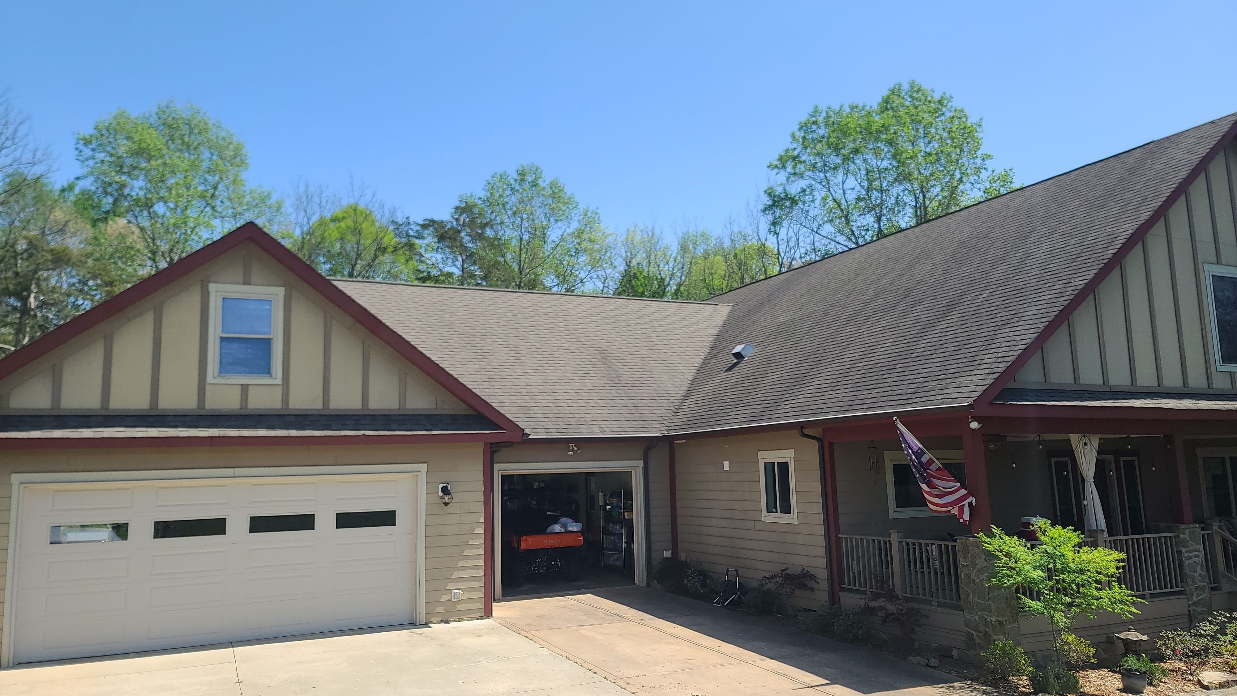 Tony's roof by BROCK BUILDERS 