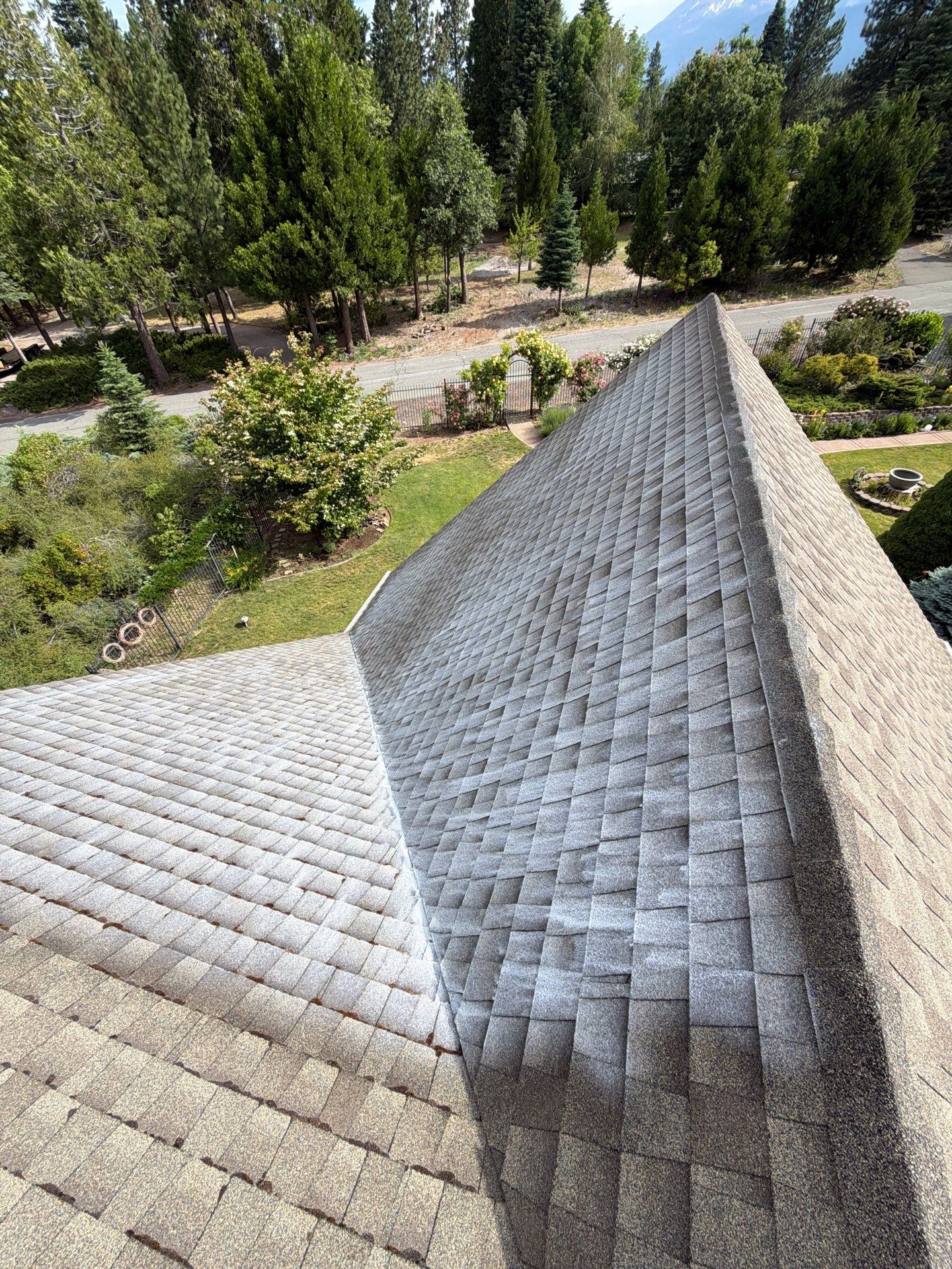 Project in Mt Shasta by Roof Maxx of Grants Pass