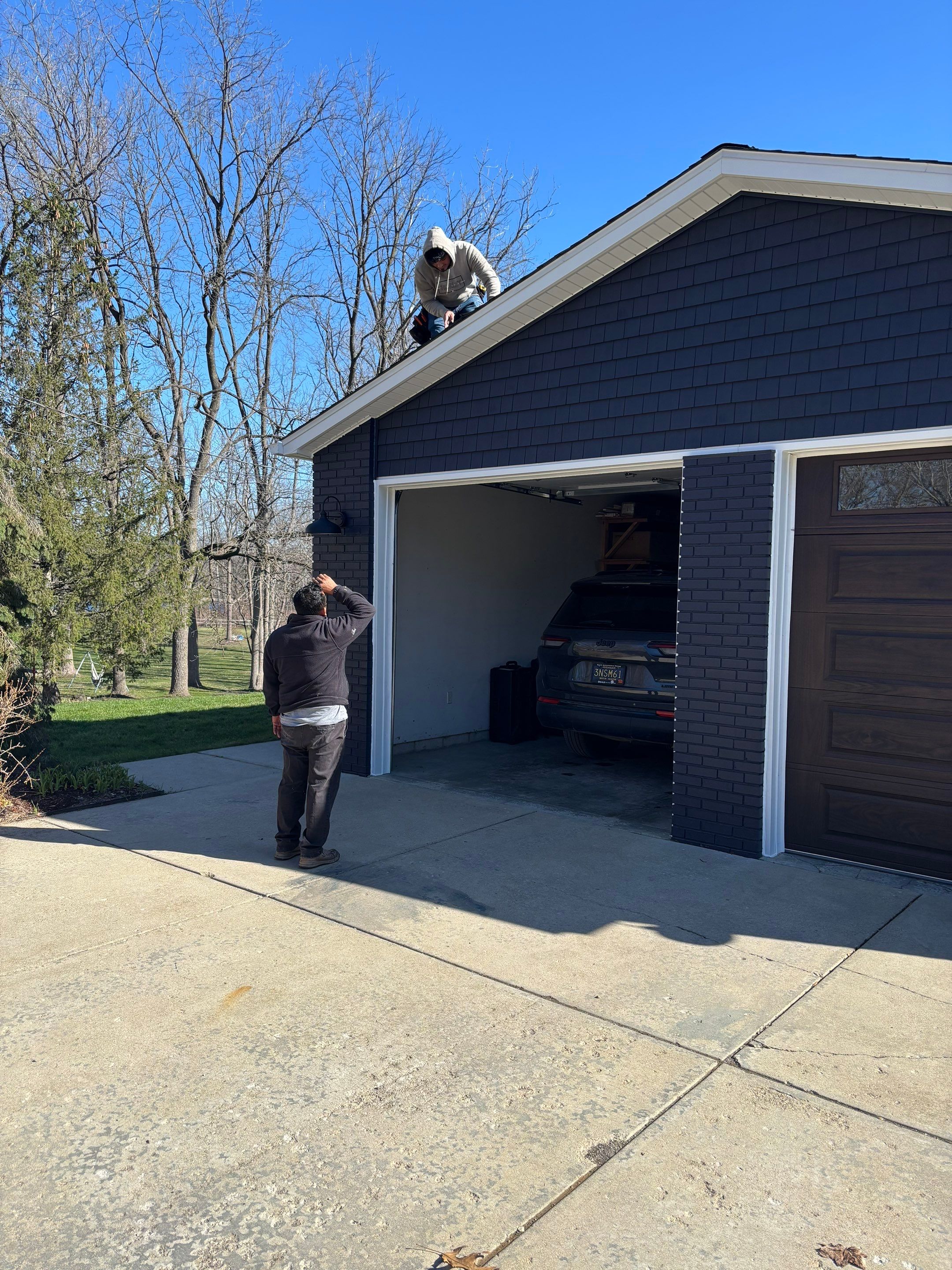 Siding Replacement using Alside Charter Oak D4.5" by 180 Contractors