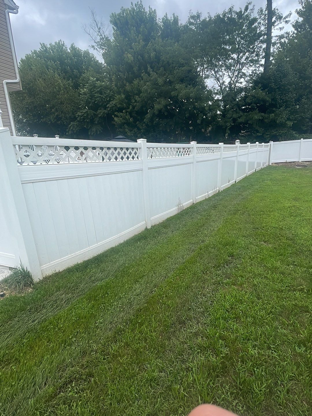 Fence Cleaning & House Wash by SJ Exterior