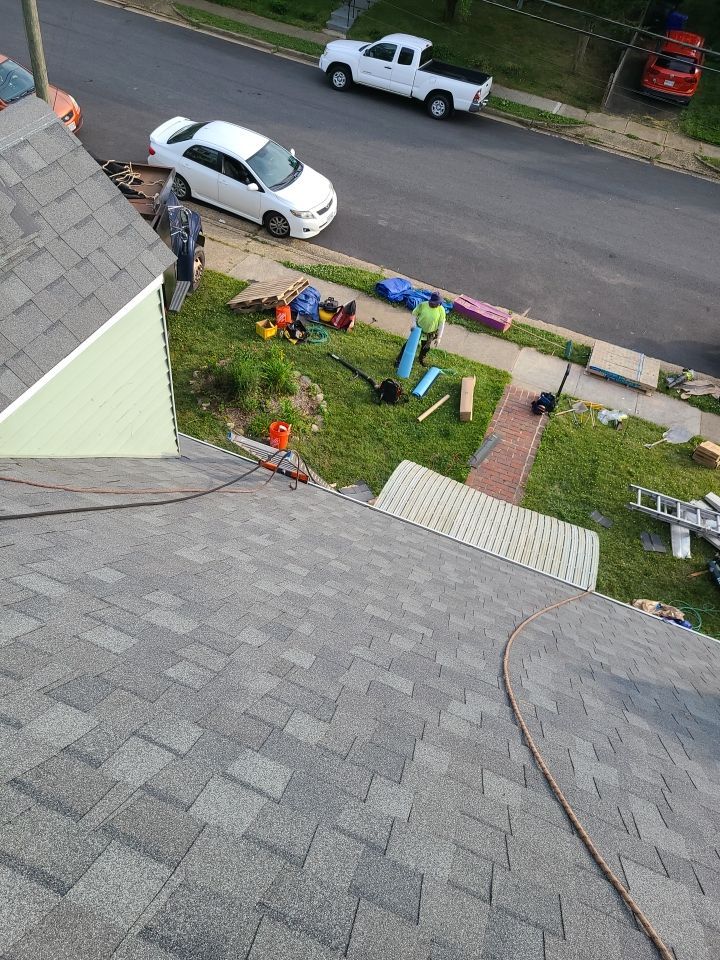 Arlington: CertainTeed Landmark Architectural Shingle in Georgetown Gray by RM Banning, Inc.