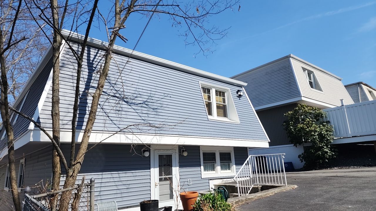 Vinyl siding project by UBrothers Construction
