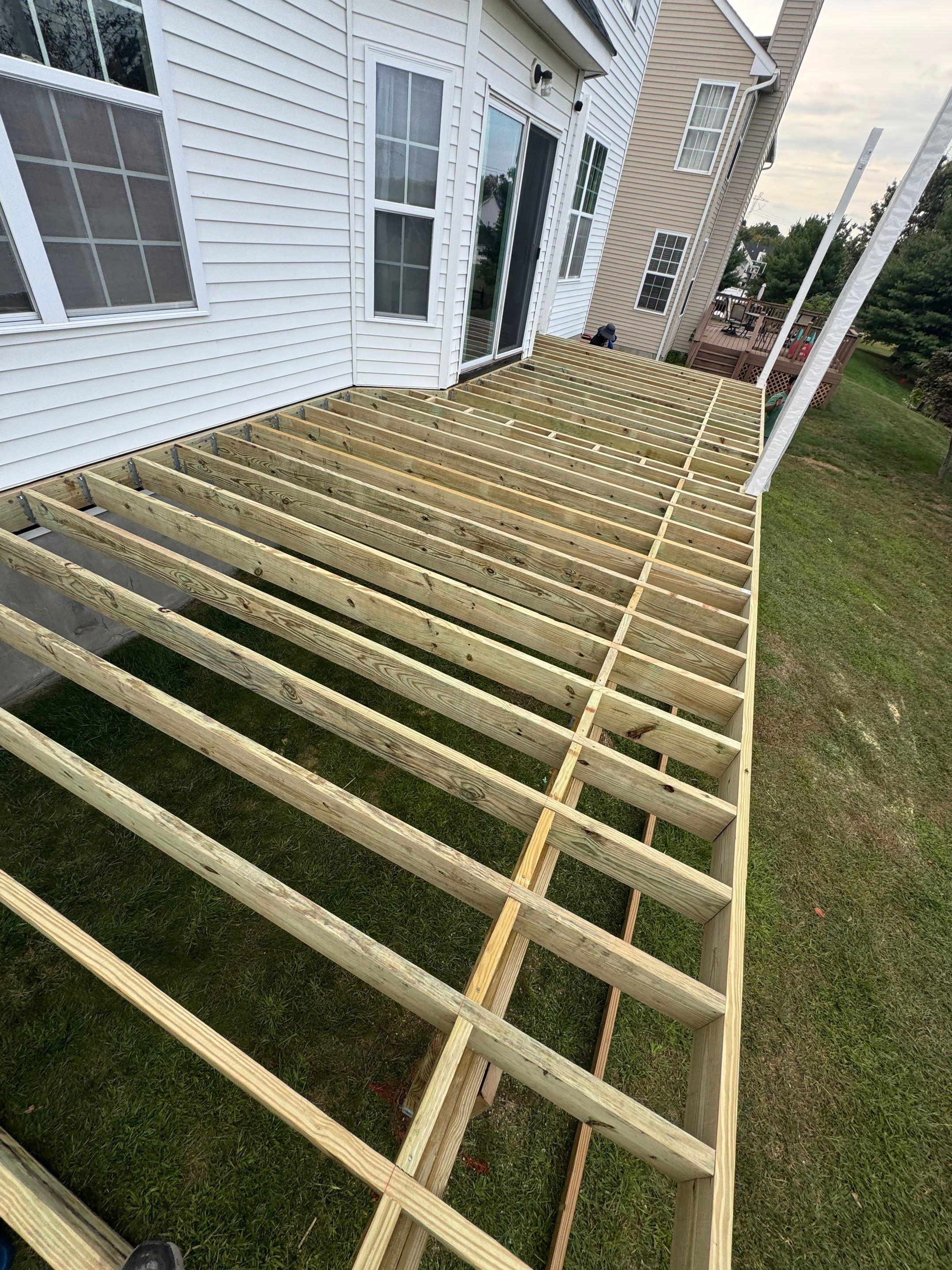 New Deck using Deckorators Venture - Color Sandbar by deck guardian