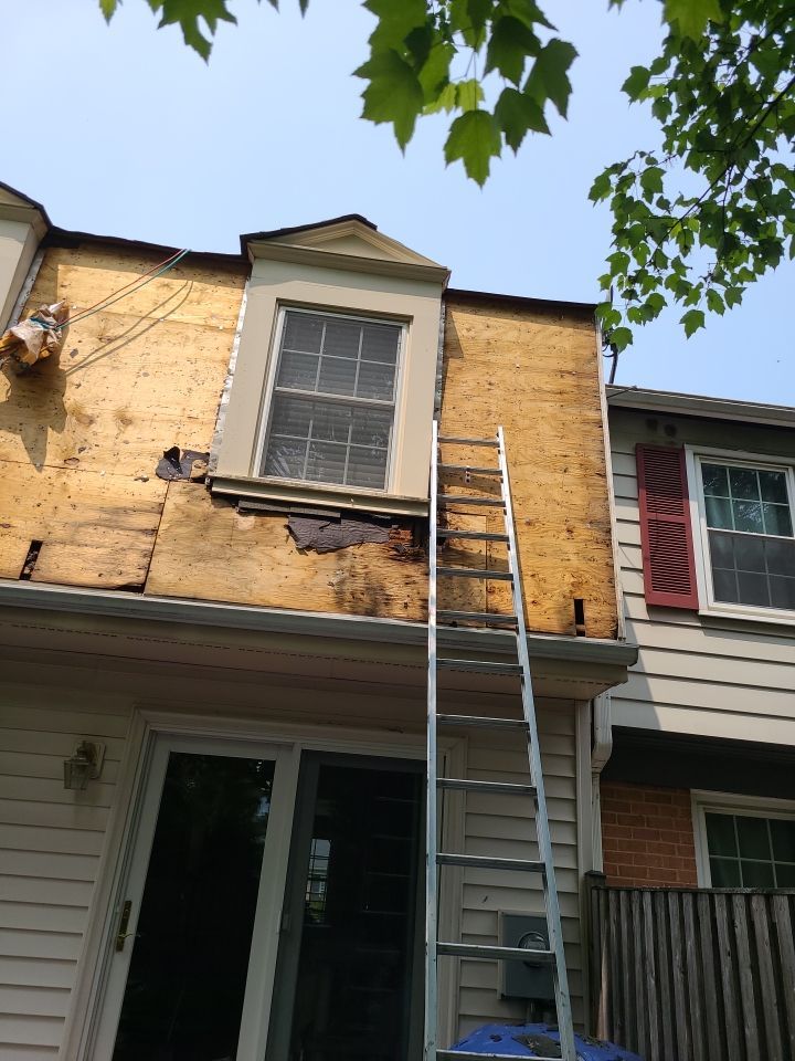 Alexandria - Certainteed Landmark Weathered Wood Shingles by RM Banning, Inc.