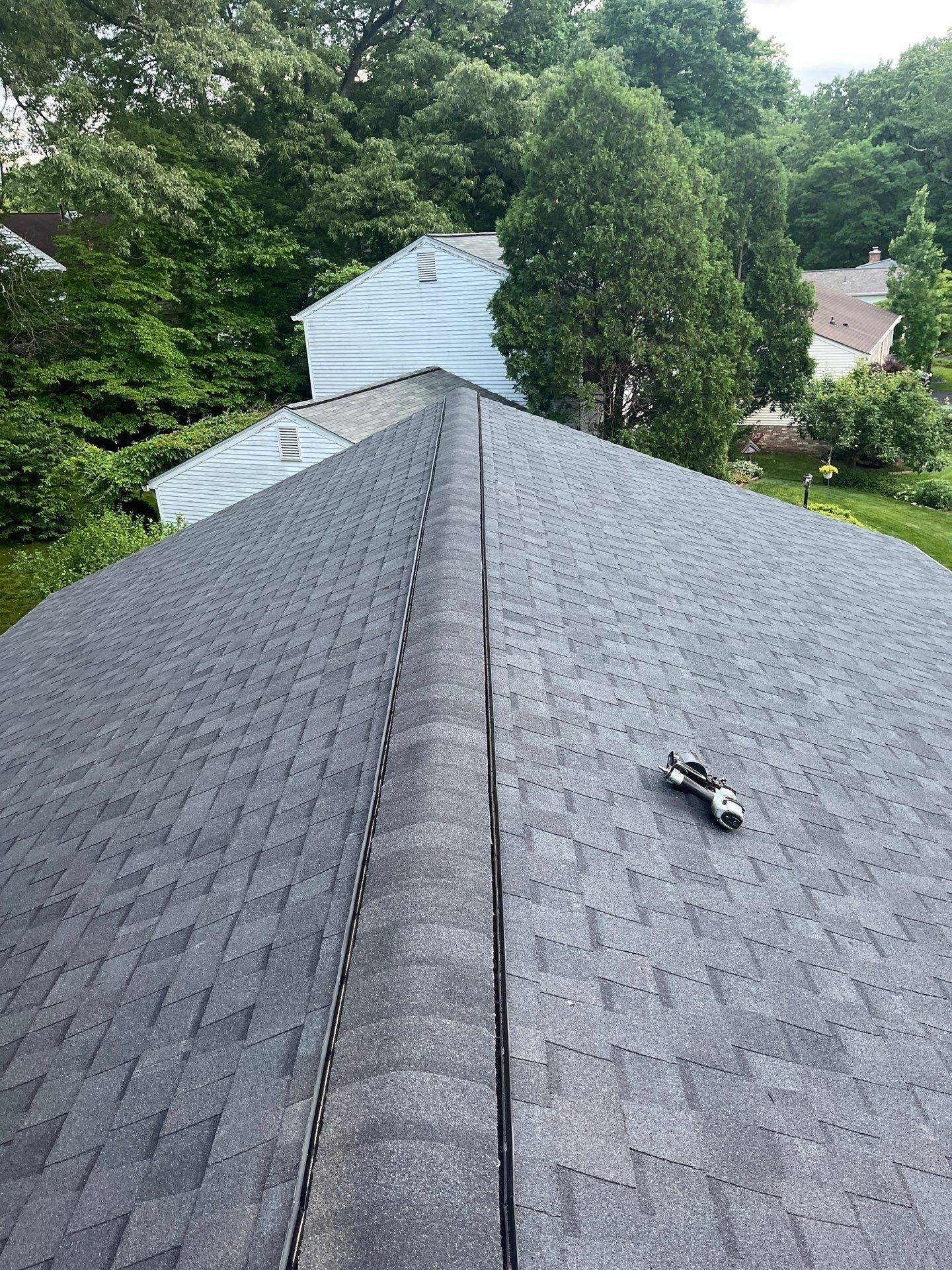 Burke: CertainTeed Landmark Designer Shingles in Moire Black by RM Banning, Inc.