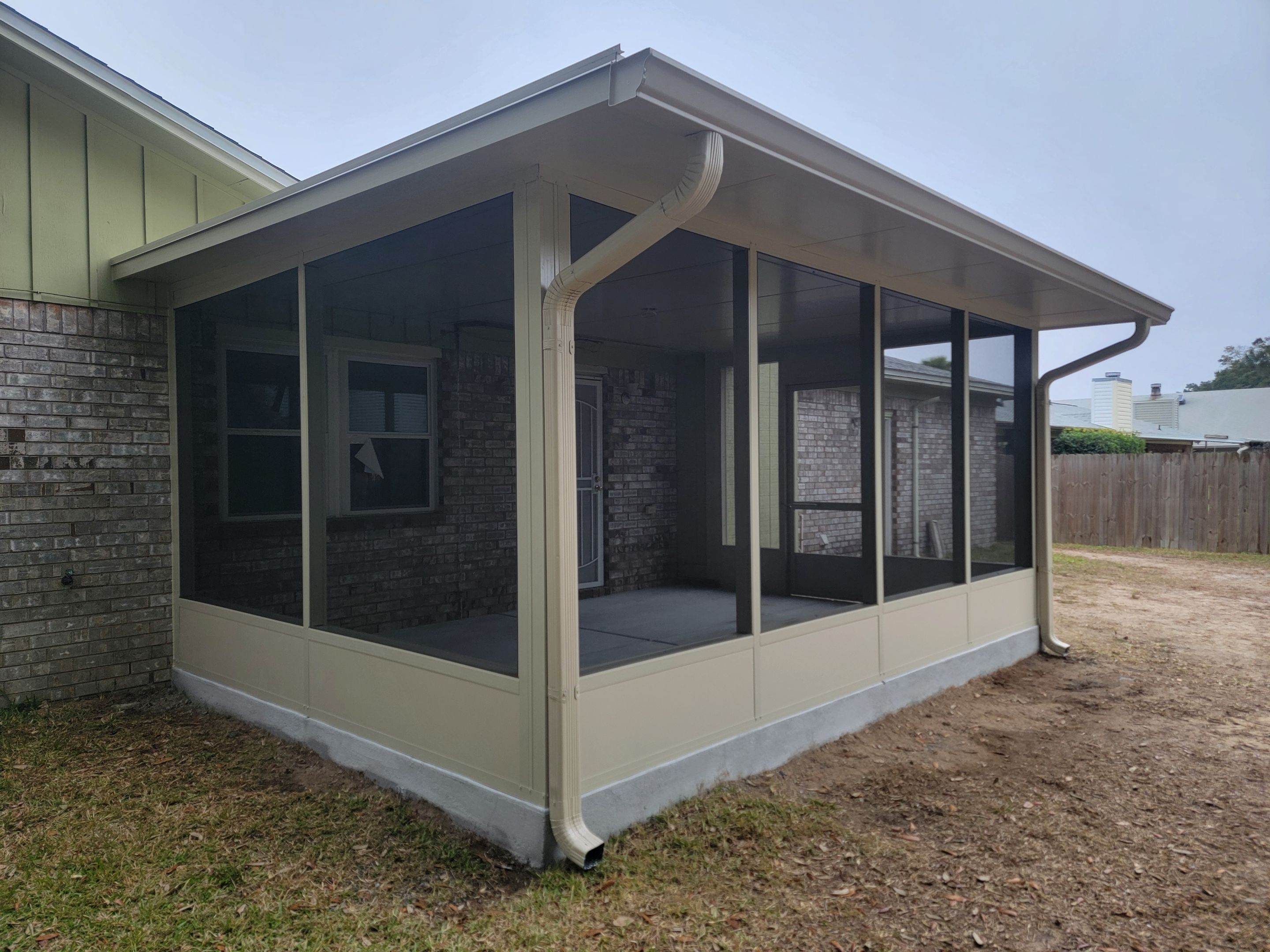 Screen Room in Pensacola by Titan Sunrooms