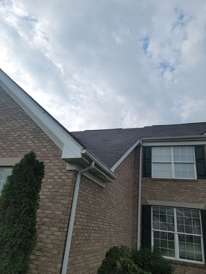 ATLAS PINNACLE COLOR: BURNT HICKORY DRIP EDGE: WHITE by Eagle Eye Roofing