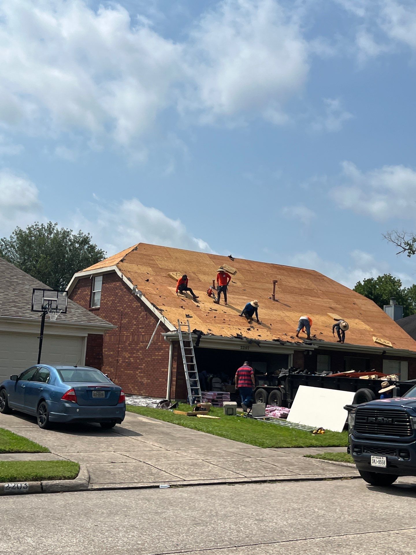 Residential Roofing Installation using Owen's Corning Duration (Lifetime) Shingles by Roof Repair Company