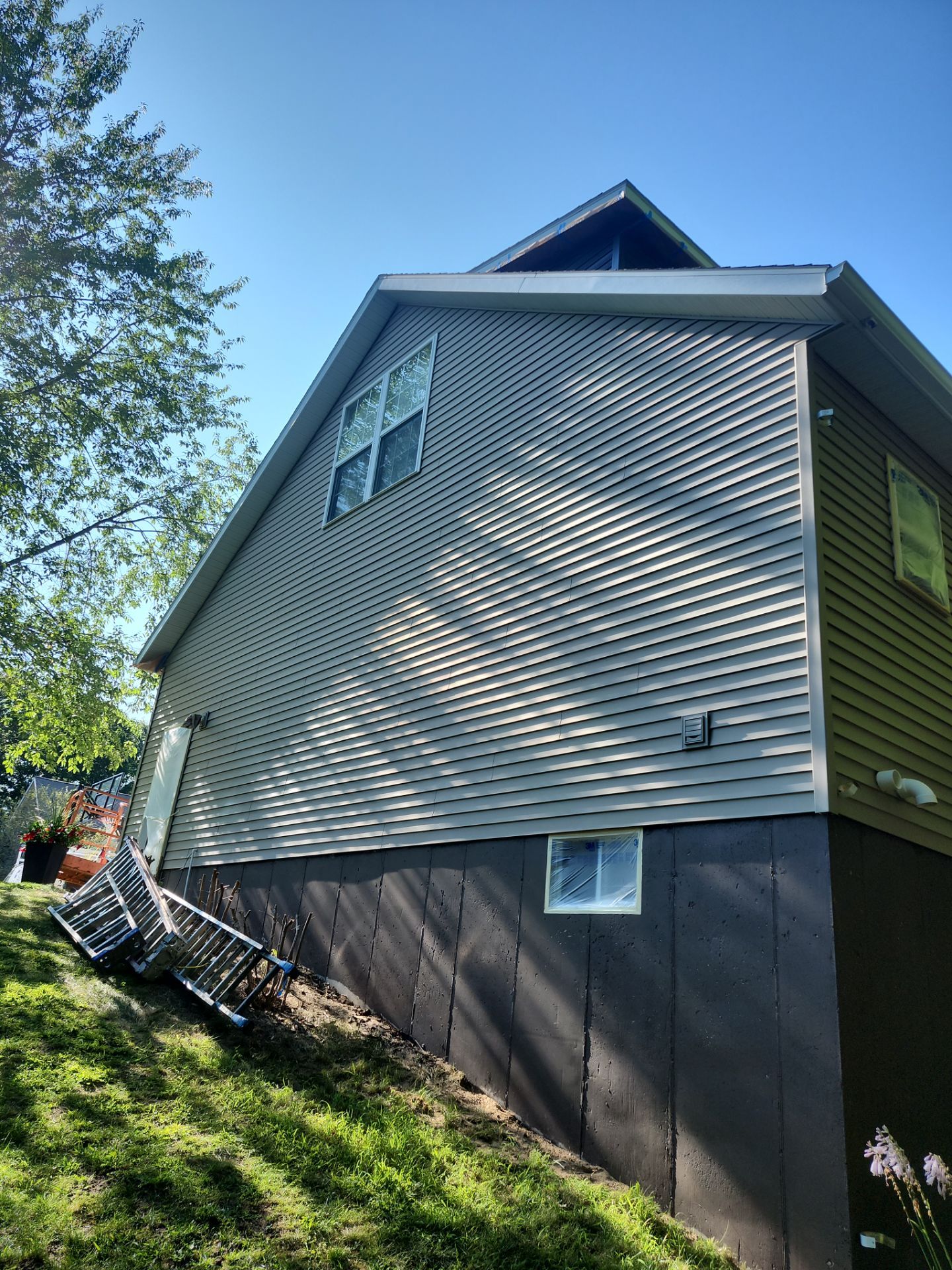 Exterior home painting. by Gordon Painting