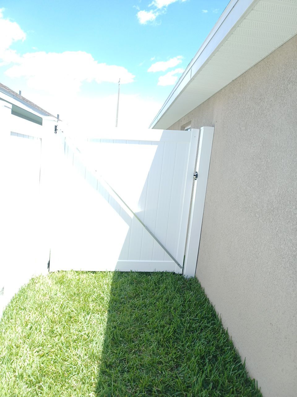 Wimauma, FL 6ft. Tall White Vinyl Privacy Fence   by Asap fence and gates, LLC