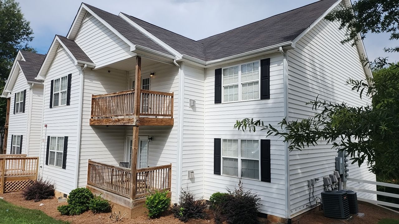 Appartment cleaning by Power Wash Masters LLC