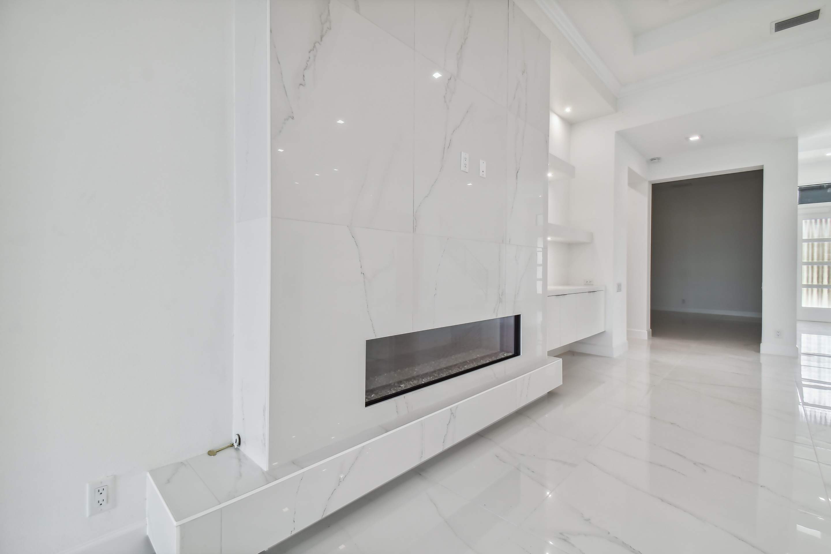 Laguna 1529B by Lyons Heritage Tampa, LLC