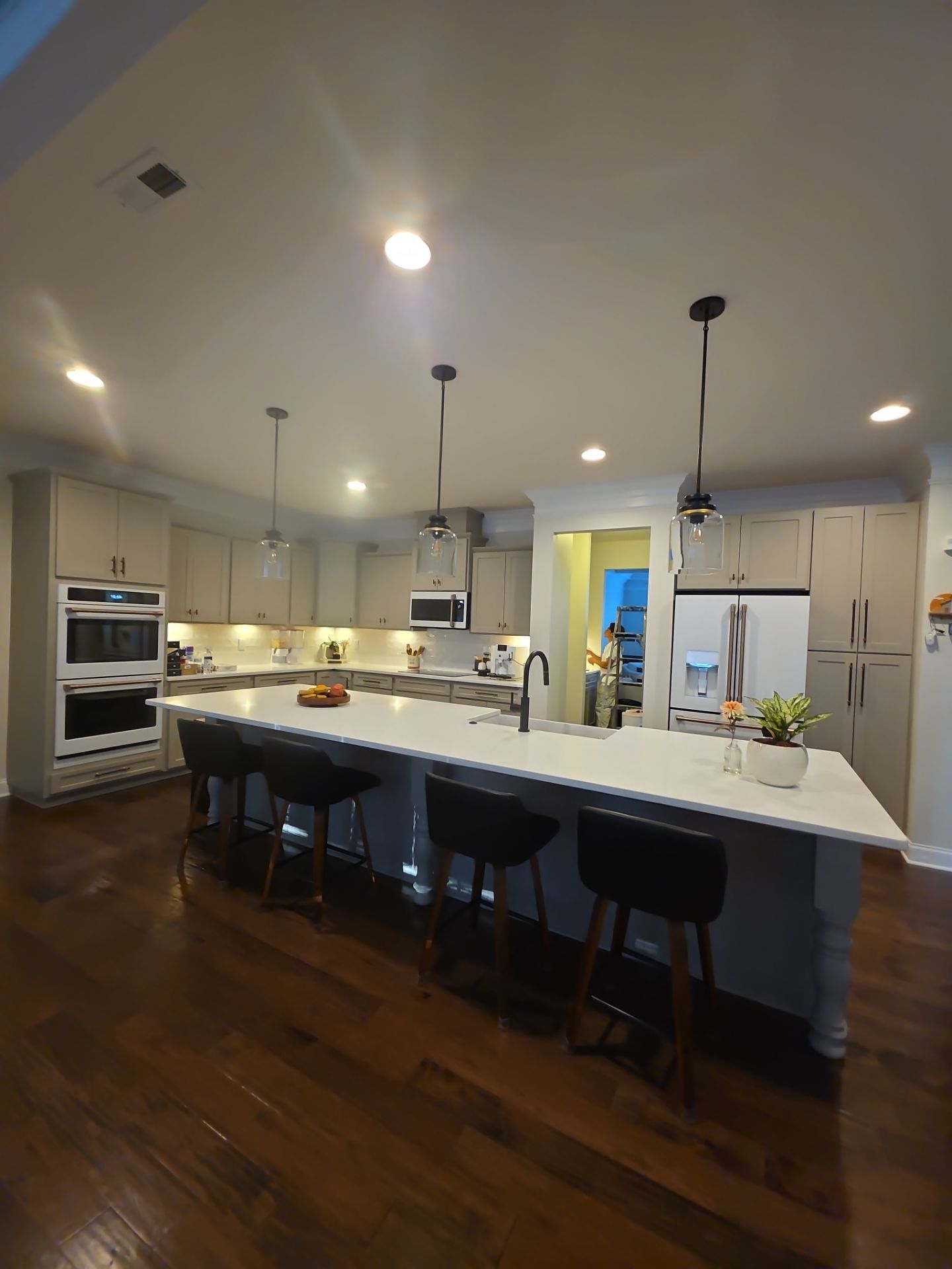 From Dated to Dazzling: A Bright Kitchen Transformation in Holly Springs by Elite Remodeling and Design LLC