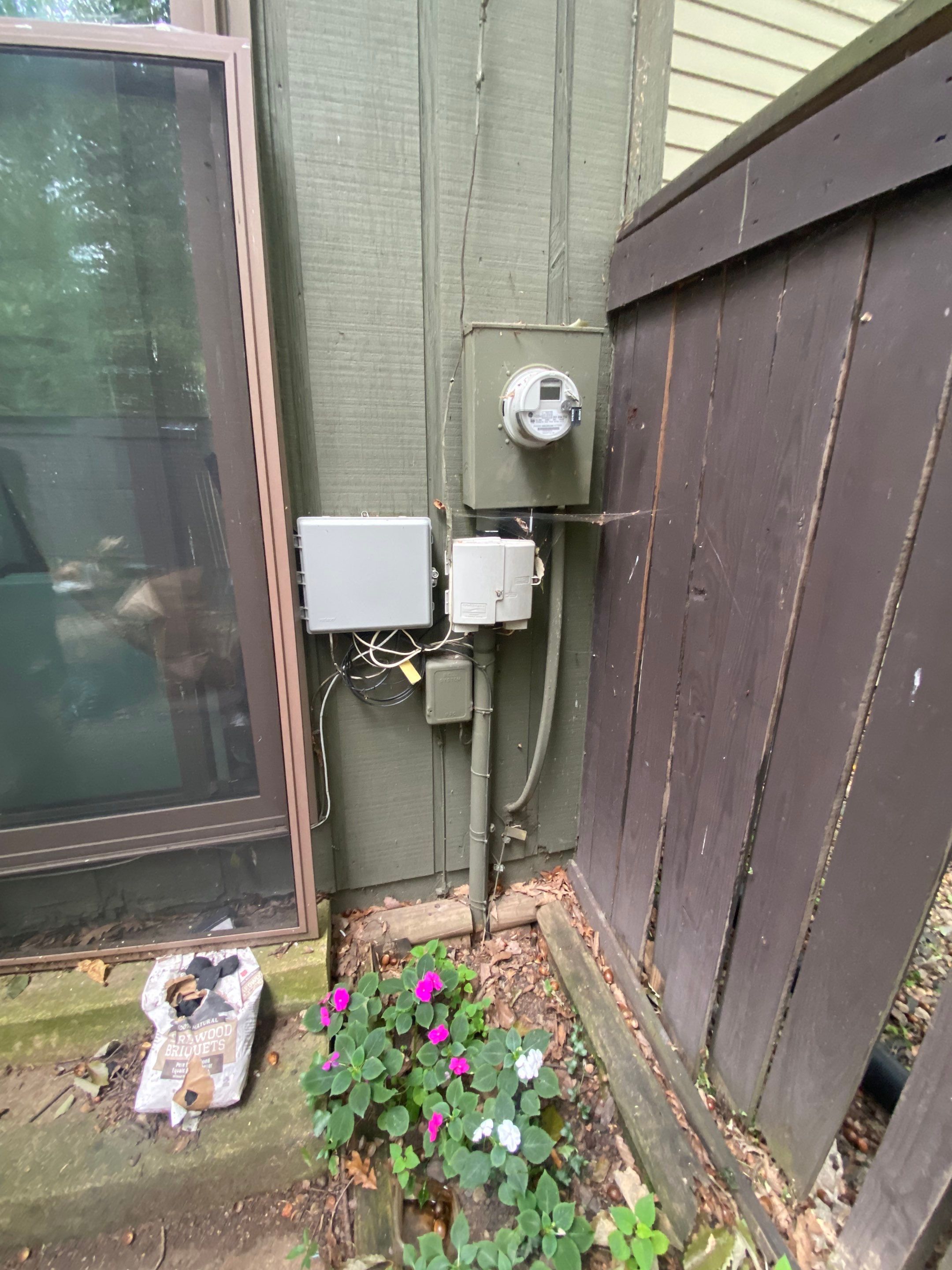 Reston: Residential Siding Replacement with James Hardie Statement Beaded Plank in Cappuccino Muffin by RM Banning, Inc.