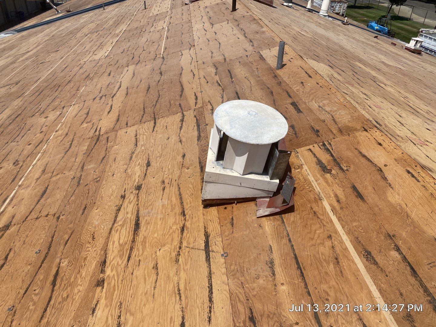 Certainteed Landmark Solaris shingle job using Certainteed Landmark Solaris composition shingles by Straight Edge Roofing Inc