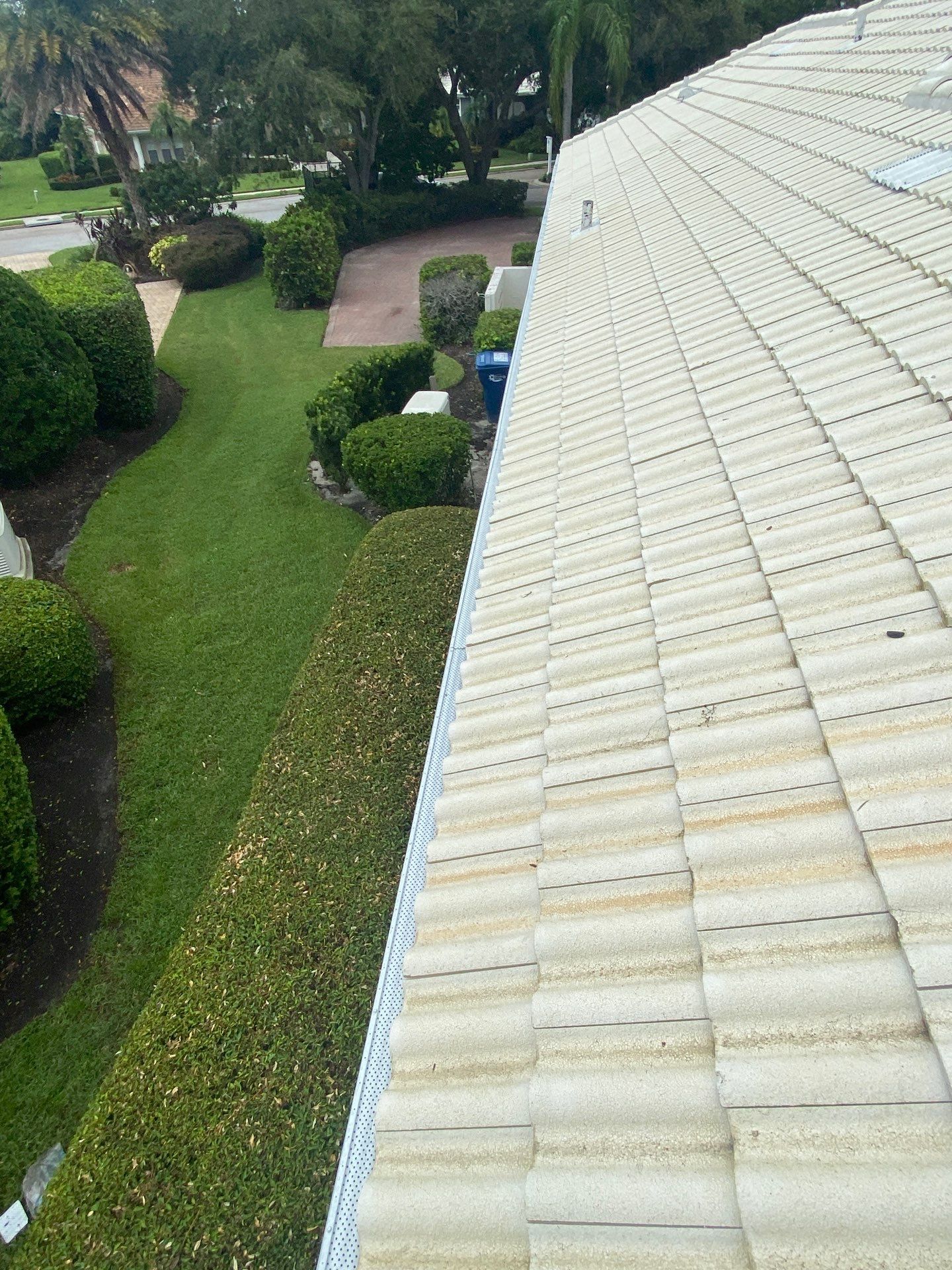Leaf Guard using Gutter Guards for Florida Home by Gutter Professors