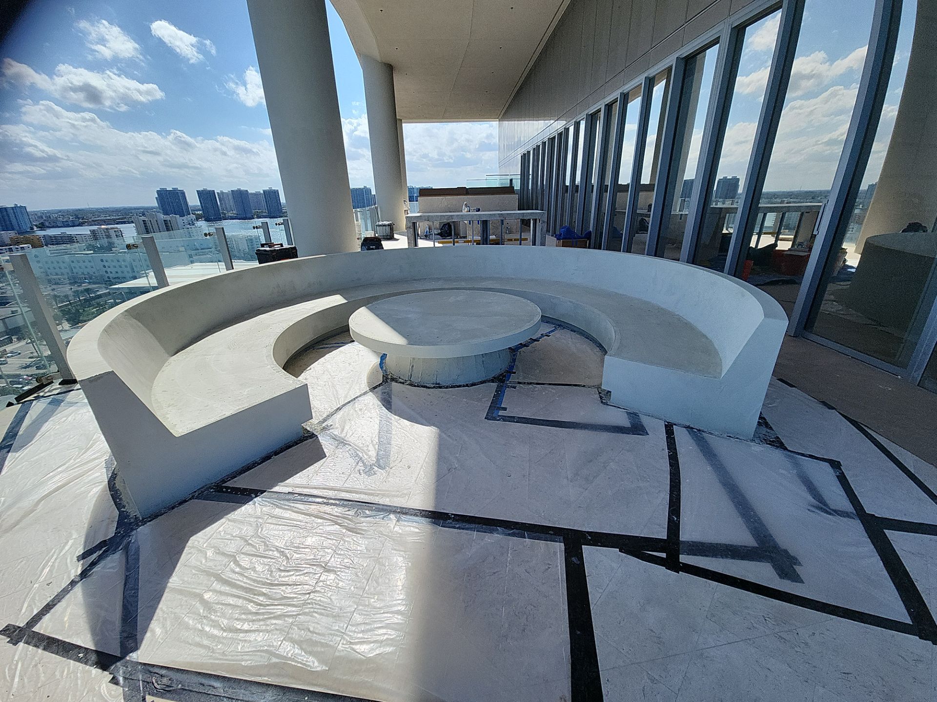 Microtopping over Furniture by Seamless Surfaces