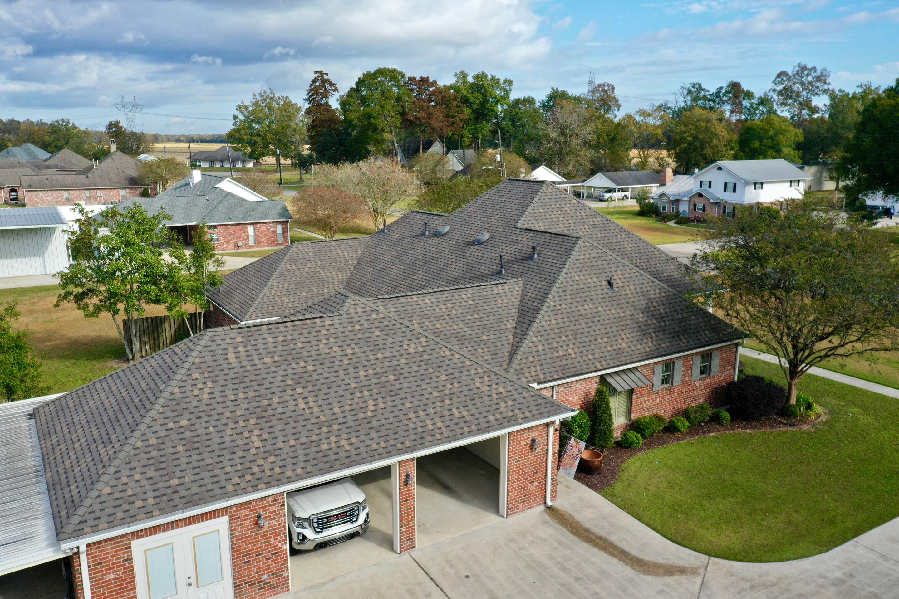 Atlas Pinnacle Pristine Weathered Shadow w Hi profile Ridge Cap by Top Team Roofing & Construction