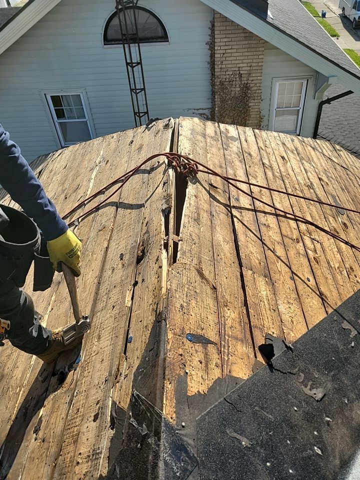 ATLAS PINNACLE COLOR: WEATHERED WOOD DRIP EDGE: MUSKET BROWN by Eagle Eye Roofing