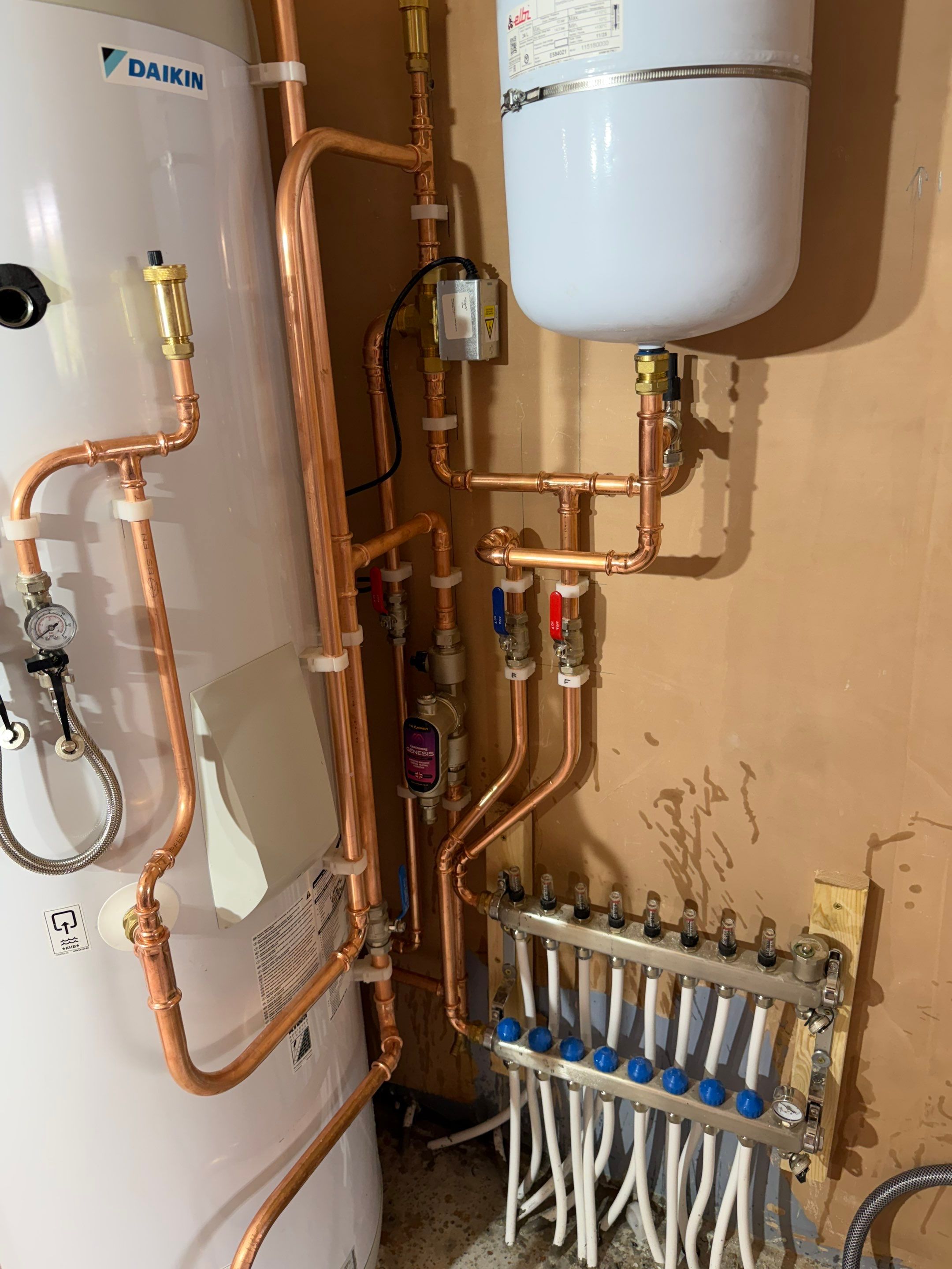š” Ideal HP290 Heat Pump Installation for a Self-Build Project in Beverley ā Designed by Elite, Delivered Alongside the Customer by Elite Services Group Ltd